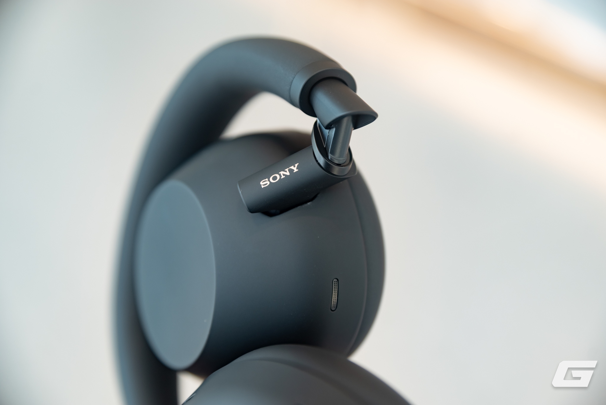 Trải nghiệm nhanh Sony WH-1000XM6: Chống ồn đỉnh, chất âm hay, đeo “sướng” tai nhưng vẫn có điểm cần chú ý- Ảnh 13. Trải nghiệm nhanh Sony WH-1000XM6: Chống ồn đỉnh, chất âm hay, đeo “sướng” tai nhưng vẫn có điểm cần chú ý- Ảnh 13.
