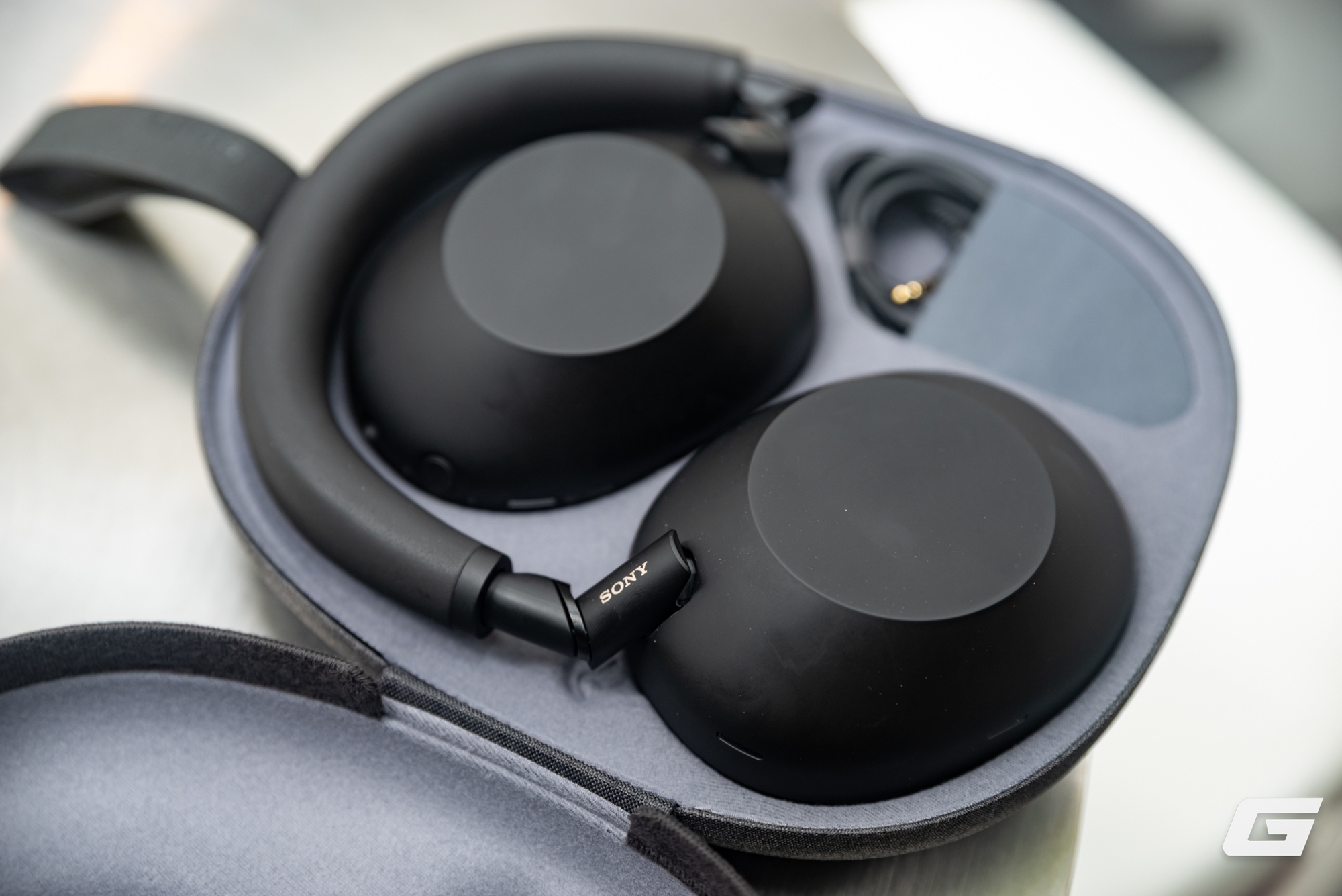 Trải nghiệm nhanh Sony WH-1000XM6: Chống ồn đỉnh, chất âm hay, đeo “sướng” tai nhưng vẫn có điểm cần chú ý- Ảnh 18. Trải nghiệm nhanh Sony WH-1000XM6: Chống ồn đỉnh, chất âm hay, đeo “sướng” tai nhưng vẫn có điểm cần chú ý- Ảnh 18.