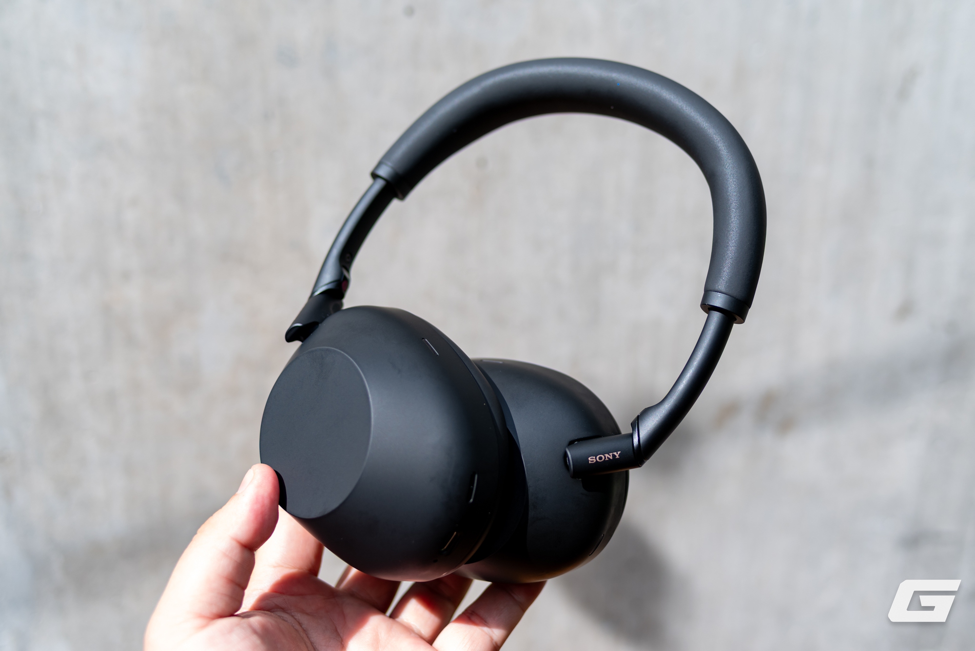 Trải nghiệm nhanh Sony WH-1000XM6: Chống ồn đỉnh, chất âm hay, đeo “sướng” tai nhưng vẫn có điểm cần chú ý- Ảnh 7. Trải nghiệm nhanh Sony WH-1000XM6: Chống ồn đỉnh, chất âm hay, đeo “sướng” tai nhưng vẫn có điểm cần chú ý- Ảnh 7.