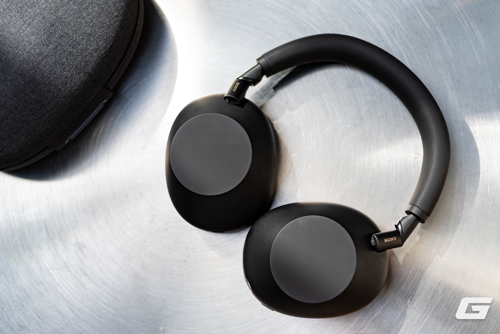Trải nghiệm nhanh Sony WH-1000XM6: Chống ồn đỉnh, chất âm hay, đeo “sướng” tai nhưng vẫn có điểm cần chú ý- Ảnh 6. Trải nghiệm nhanh Sony WH-1000XM6: Chống ồn đỉnh, chất âm hay, đeo “sướng” tai nhưng vẫn có điểm cần chú ý- Ảnh 6.