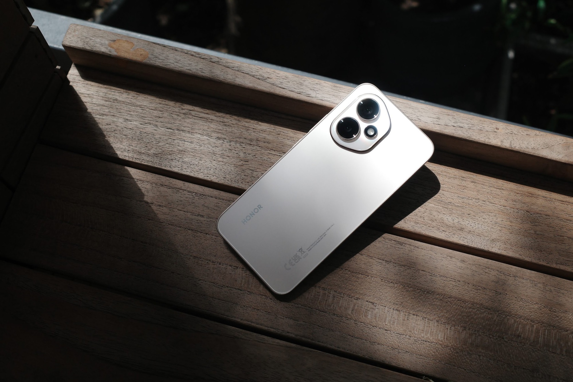 Thế Giới Di Động mở bán HONOR 400 series: camera AI 200MP ngang ngửa flagship, giá chỉ từ 8,99 triệu đồng- Ảnh 1.