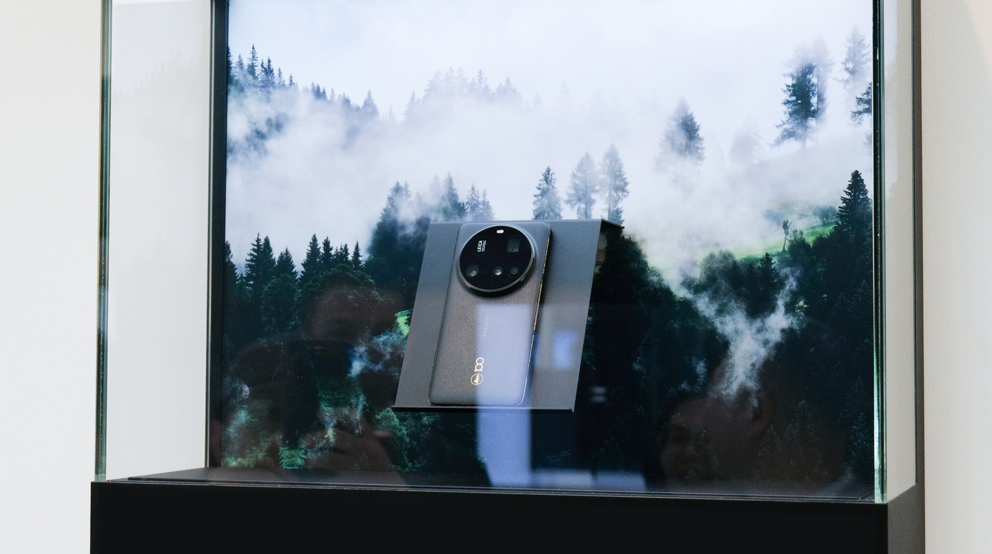 Xiaomi 15 Ultra phiên bản Leica kỷ niệm 100 năm: Độc lạ, sang trọng và không dành cho số đông- Ảnh 1. Xiaomi 15 Ultra phiên bản Leica kỷ niệm 100 năm: Độc lạ, sang trọng và không dành cho số đông- Ảnh 1.