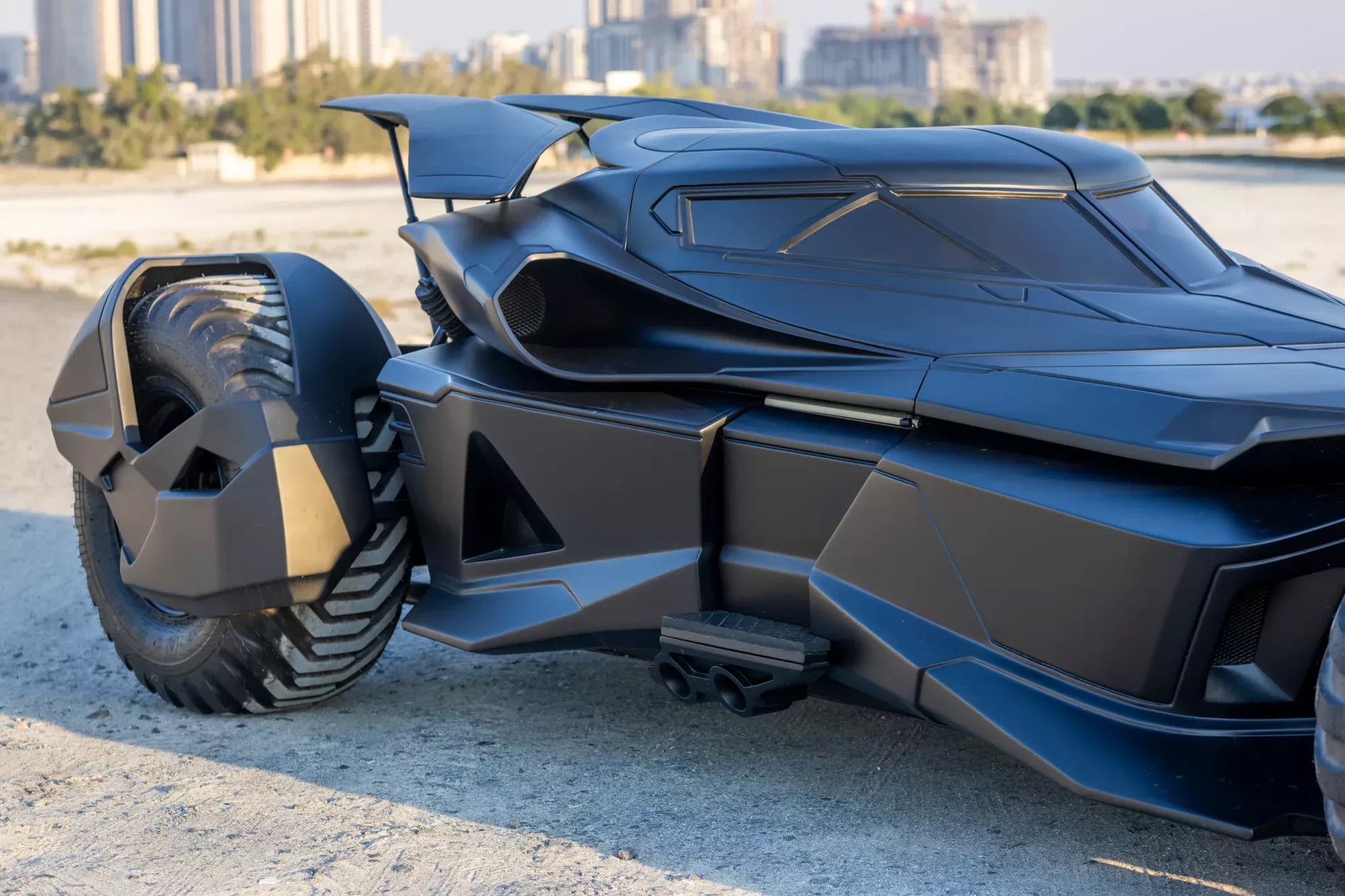Mercedes-Benz CL55 AMG phong cách Batman gây sốt với giá gần 8 tỷ đồng tiền độ!- Ảnh 5. Mercedes-Benz CL55 AMG phong cách Batman gây sốt với giá gần 8 tỷ đồng tiền độ!- Ảnh 5.