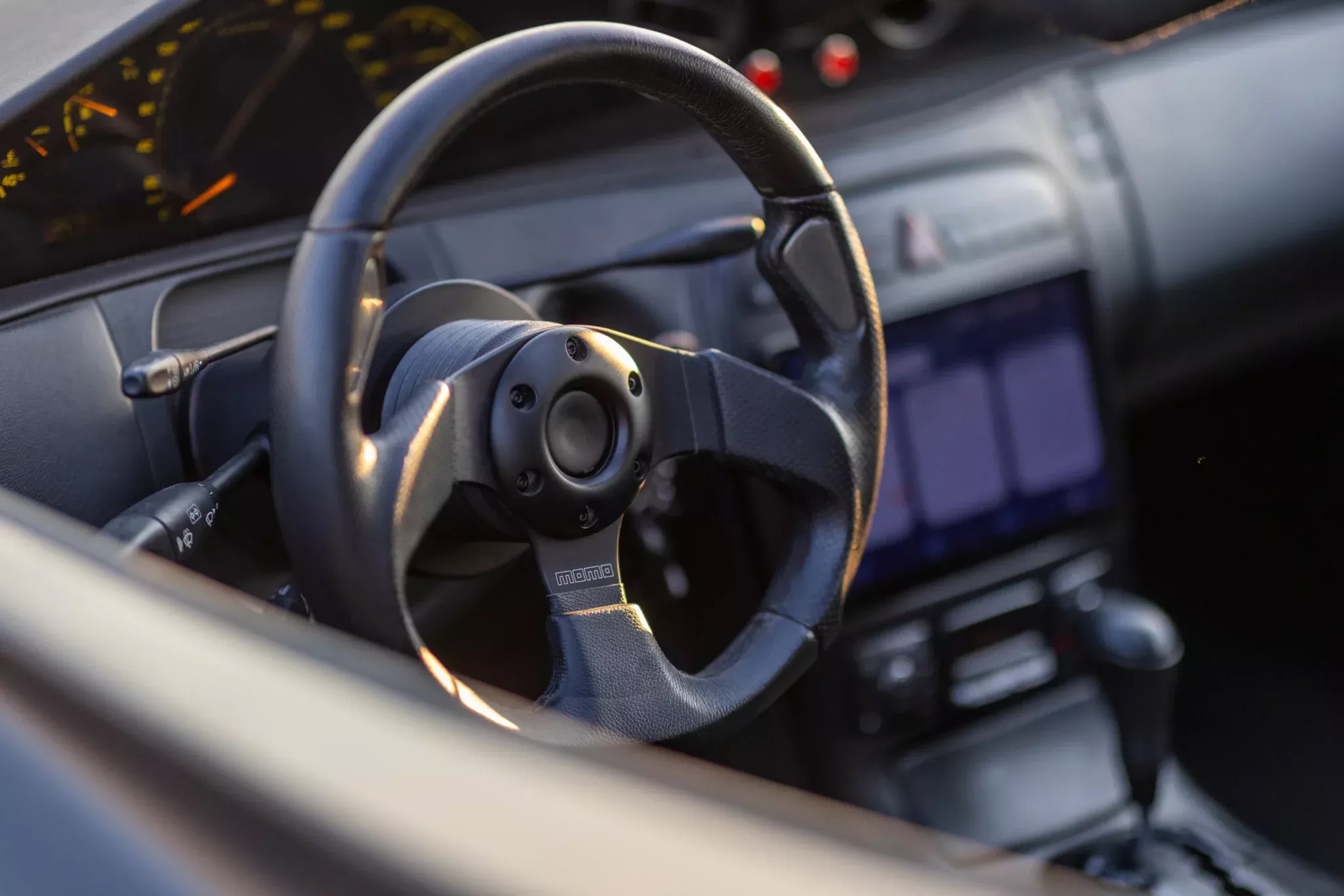 Mercedes-Benz CL55 AMG phong cách Batman gây sốt với giá gần 8 tỷ đồng tiền độ!- Ảnh 13. Mercedes-Benz CL55 AMG phong cách Batman gây sốt với giá gần 8 tỷ đồng tiền độ!- Ảnh 13.