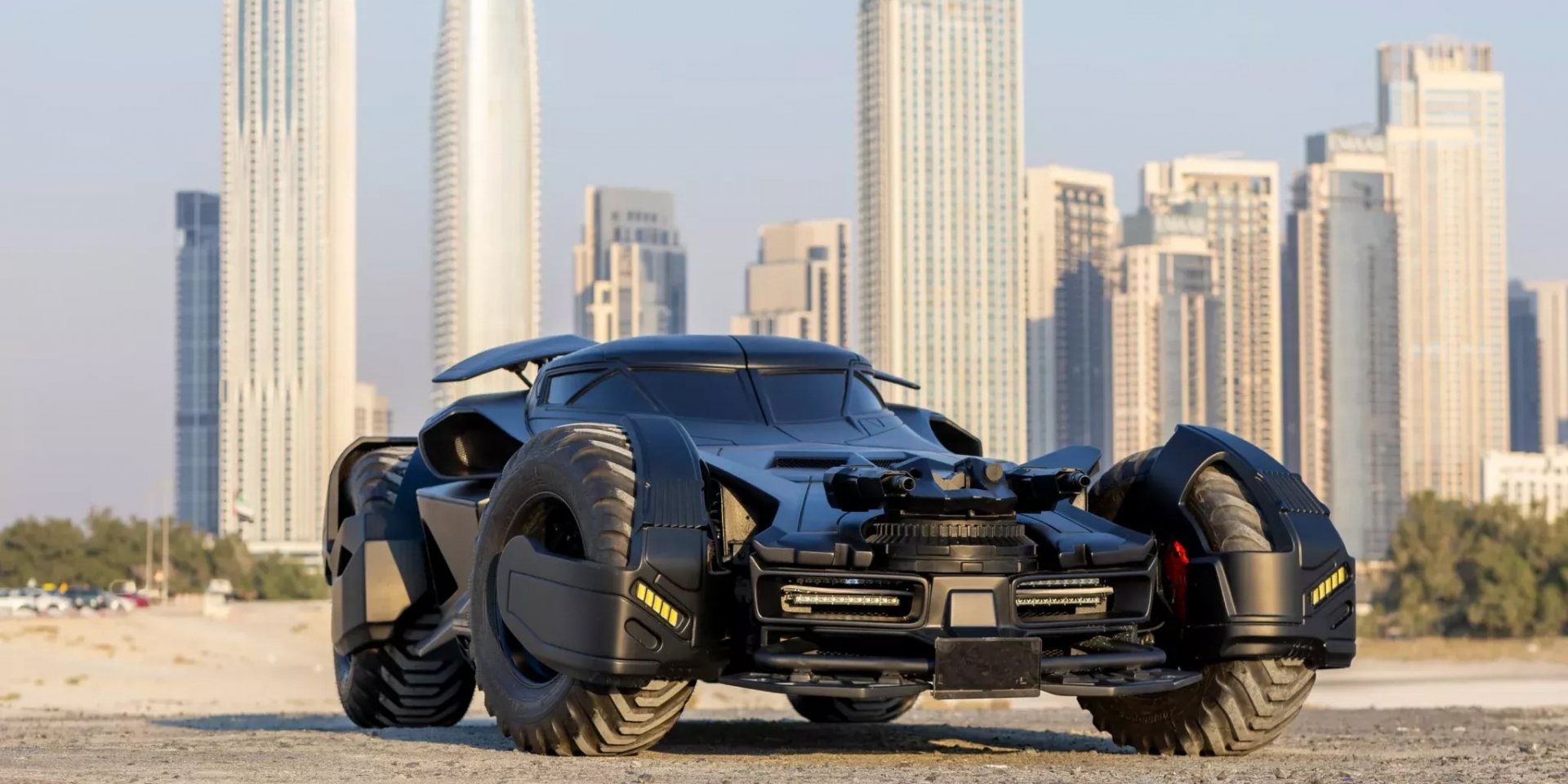 Mercedes-Benz CL55 AMG phong cách Batman gây sốt với giá gần 8 tỷ đồng tiền độ!- Ảnh 2. Mercedes-Benz CL55 AMG phong cách Batman gây sốt với giá gần 8 tỷ đồng tiền độ!- Ảnh 2.