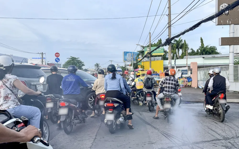Quy định mới bắt buộc khiến hàng chục triệu xe máy phải xếp hàng: Sẽ lùi thời điểm áp dụng?- Ảnh 2. Quy định mới bắt buộc khiến hàng chục triệu xe máy phải xếp hàng: Sẽ lùi thời điểm áp dụng?- Ảnh 2.