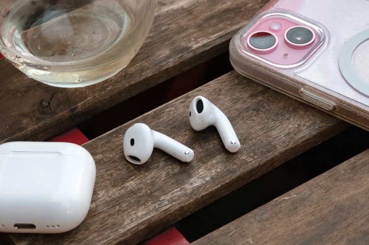 Apple cân nhắc thêm tính năng điều khiển camera và nhận diện giấc ngủ cho AirPods- Ảnh 1. Apple cân nhắc thêm tính năng điều khiển camera và nhận diện giấc ngủ cho AirPods- Ảnh 1.