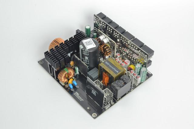 darkFlash PMT850 – Hiệu suất vàng, chuẩn PCIe 5.1 tối ưu cho RTX 4000/5000- Ảnh 2.