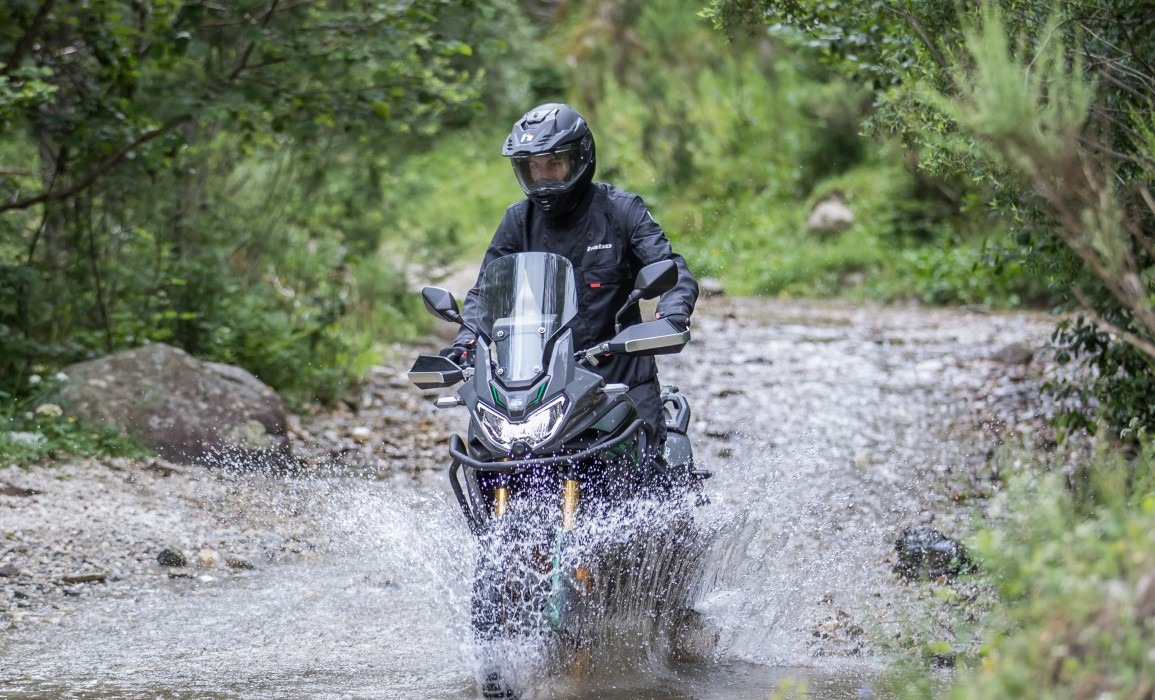 Sao chép thiết kế của nhà Honda, nhưng mẫu xe này có thể đi được 1.000 km khi đổ đầy bình- Ảnh 3. Sao chép thiết kế của nhà Honda, nhưng mẫu xe này có thể đi được 1.000 km khi đổ đầy bình- Ảnh 3.