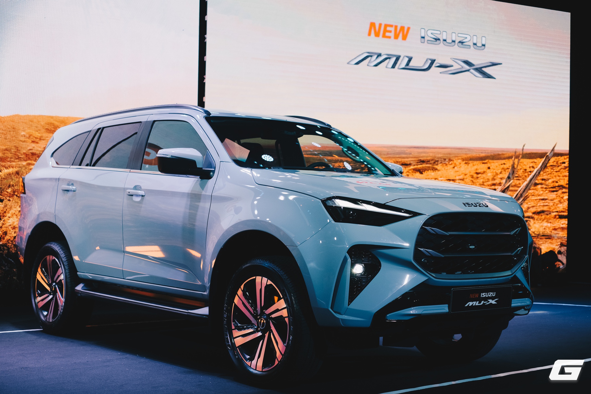 ISUZU ra mắt mu-X 2025 tại Việt Nam với nhiều nâng cấp, giá từ 928 triệu đồng- Ảnh 3. ISUZU ra mắt mu-X 2025 tại Việt Nam với nhiều nâng cấp, giá từ 928 triệu đồng- Ảnh 3.