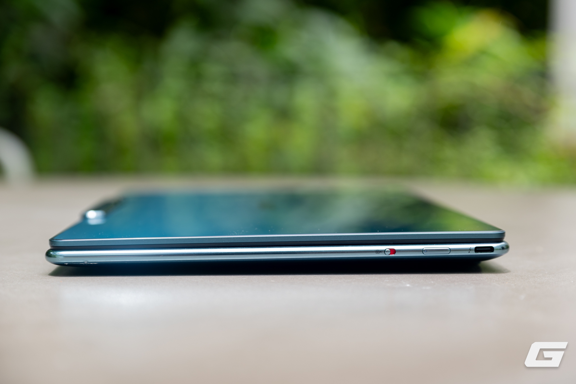 Trải nghiệm nhanh Lenovo Yoga Slim 9i Gen 10: Đẹp, quyến rũ, để nâng niu chứ không dùng để “cày”- Ảnh 10. Trải nghiệm nhanh Lenovo Yoga Slim 9i Gen 10: Đẹp, quyến rũ, để nâng niu chứ không dùng để “cày”- Ảnh 10.
