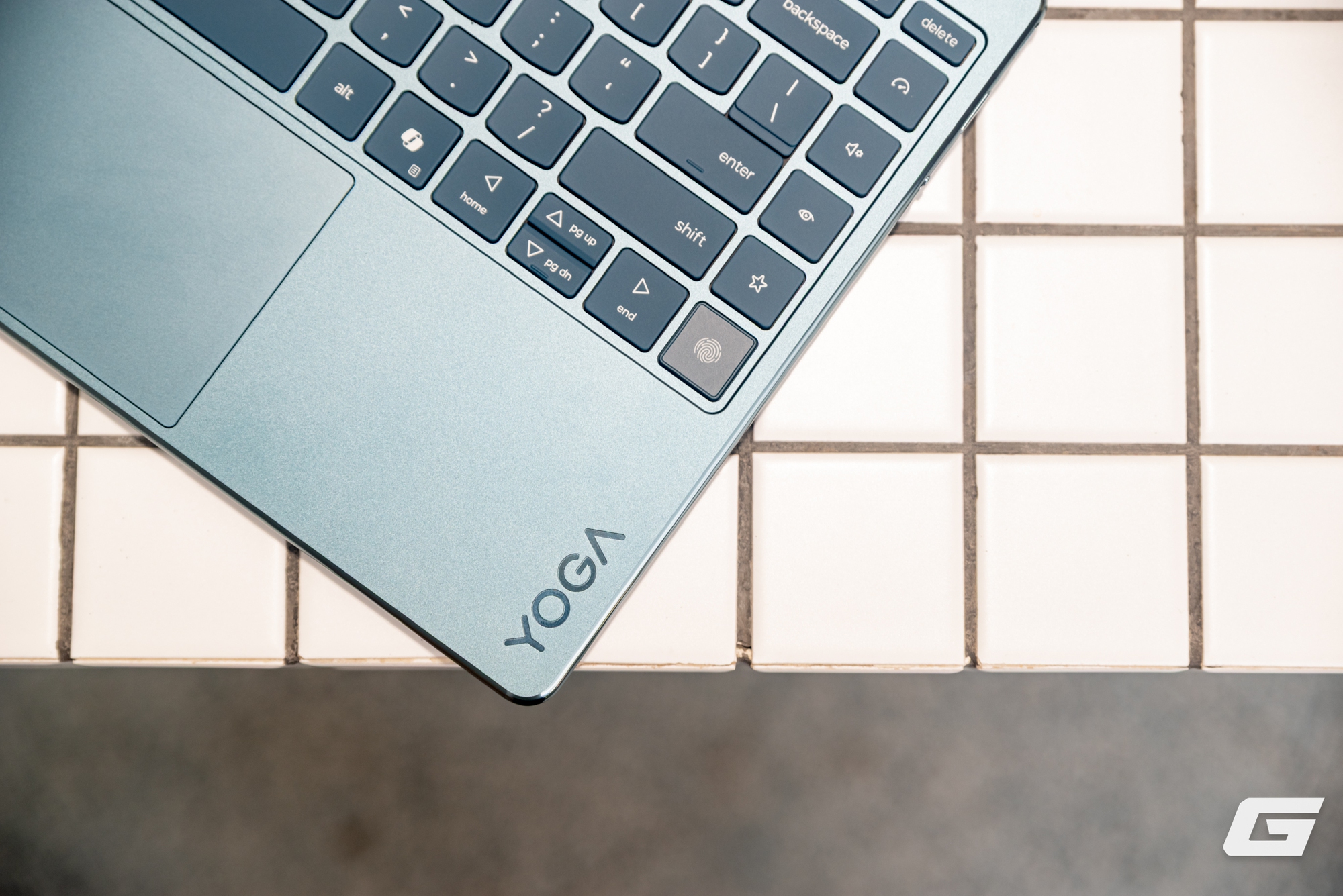 Trải nghiệm nhanh Lenovo Yoga Slim 9i Gen 10: Đẹp, quyến rũ, để nâng niu chứ không dùng để “cày”- Ảnh 37. Trải nghiệm nhanh Lenovo Yoga Slim 9i Gen 10: Đẹp, quyến rũ, để nâng niu chứ không dùng để “cày”- Ảnh 37.