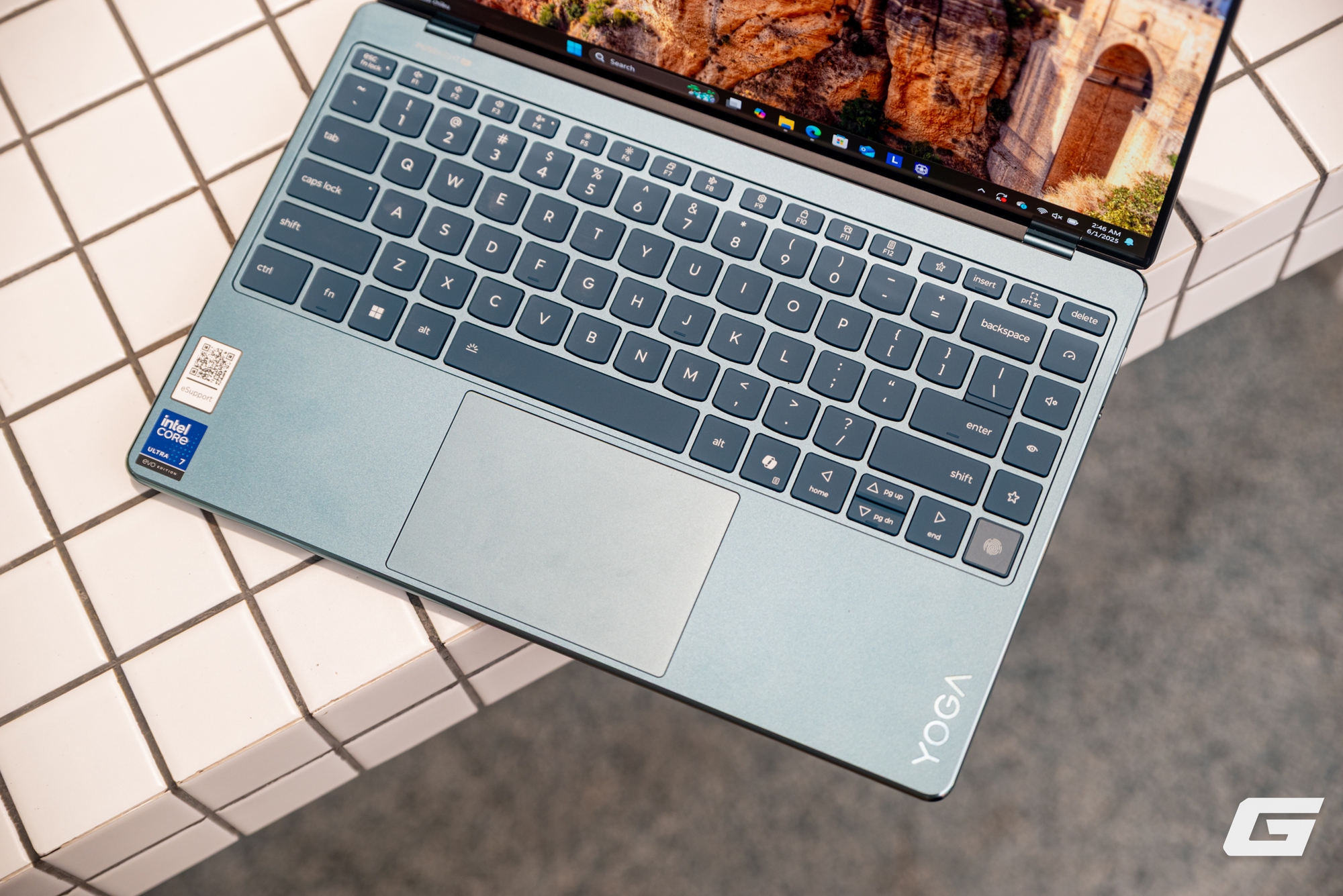 Trải nghiệm nhanh Lenovo Yoga Slim 9i Gen 10: Đẹp, quyến rũ, để nâng niu chứ không dùng để “cày”- Ảnh 40. Trải nghiệm nhanh Lenovo Yoga Slim 9i Gen 10: Đẹp, quyến rũ, để nâng niu chứ không dùng để “cày”- Ảnh 40.
