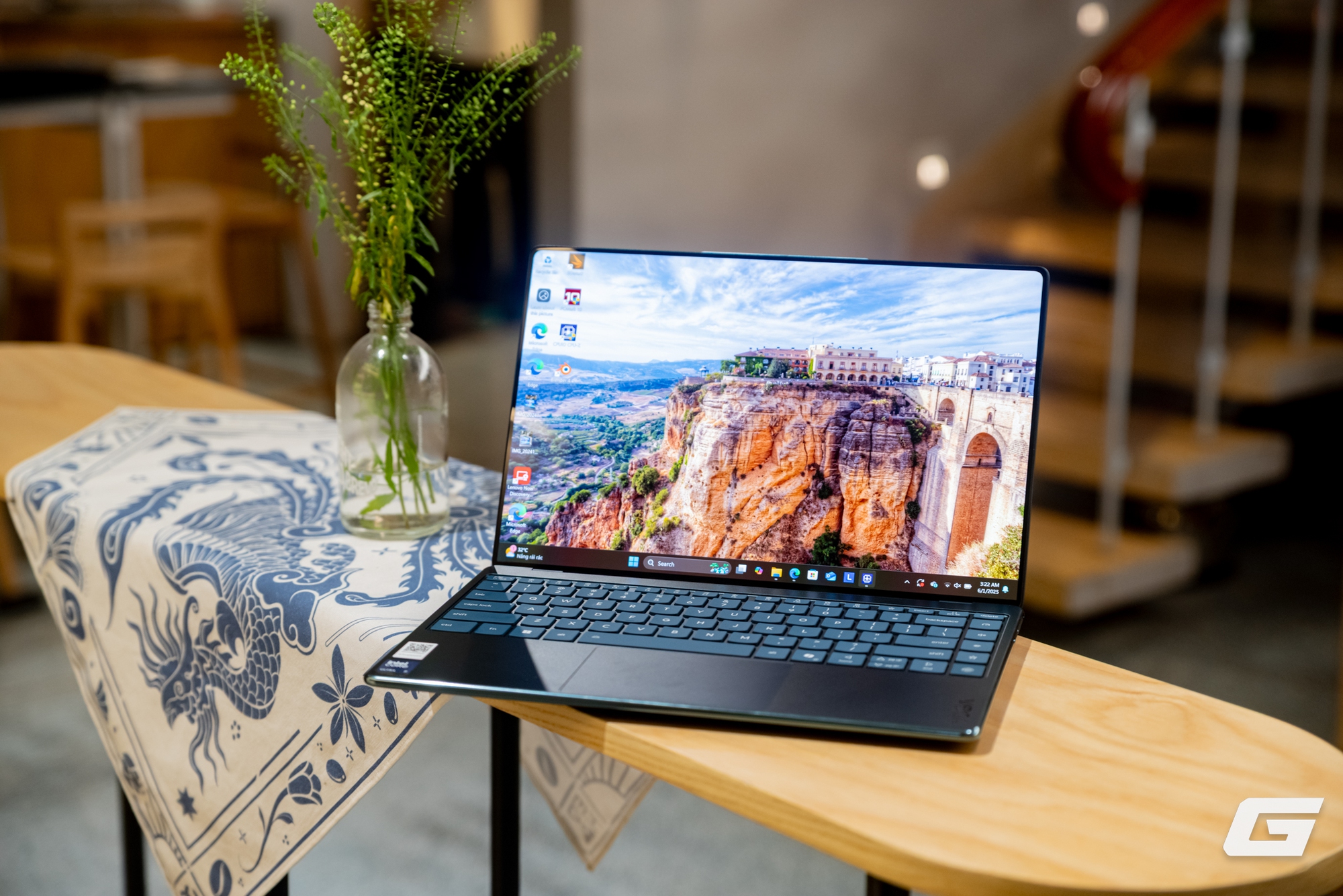 Trải nghiệm nhanh Lenovo Yoga Slim 9i Gen 10: Đẹp, quyến rũ, để nâng niu chứ không dùng để “cày”- Ảnh 13. Trải nghiệm nhanh Lenovo Yoga Slim 9i Gen 10: Đẹp, quyến rũ, để nâng niu chứ không dùng để “cày”- Ảnh 13.