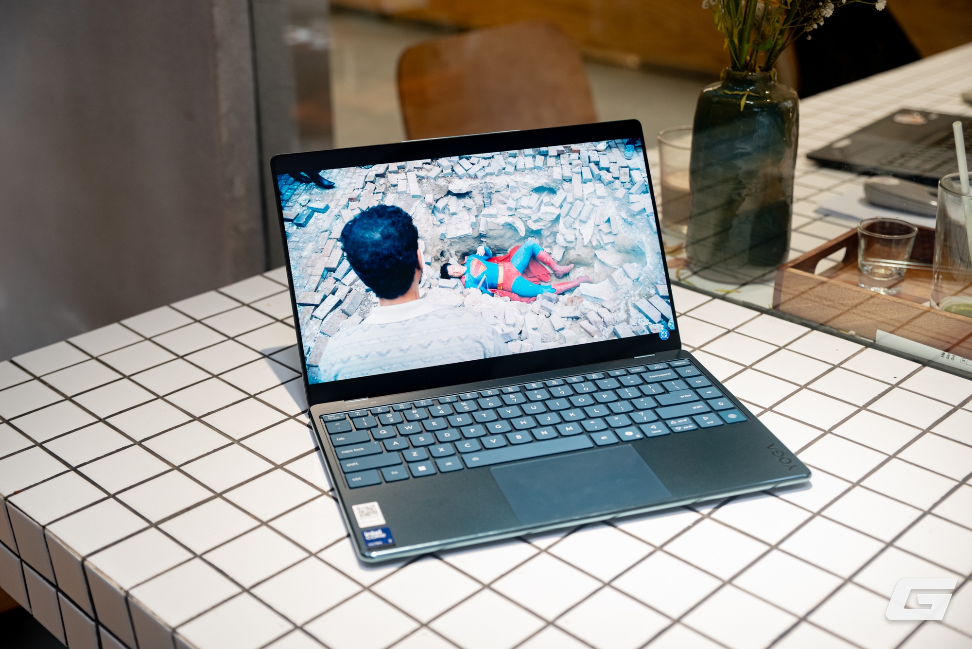 Trải nghiệm nhanh Lenovo Yoga Slim 9i Gen 10: Đẹp, quyến rũ, để nâng niu chứ không dùng để “cày”- Ảnh 38. Trải nghiệm nhanh Lenovo Yoga Slim 9i Gen 10: Đẹp, quyến rũ, để nâng niu chứ không dùng để “cày”- Ảnh 38.