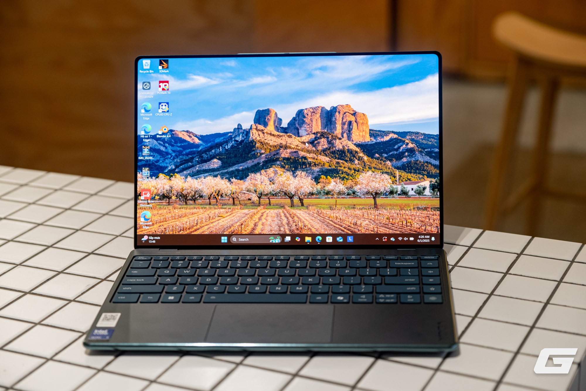 Trải nghiệm nhanh Lenovo Yoga Slim 9i Gen 10: Đẹp, quyến rũ, để nâng niu chứ không dùng để “cày”- Ảnh 15. Trải nghiệm nhanh Lenovo Yoga Slim 9i Gen 10: Đẹp, quyến rũ, để nâng niu chứ không dùng để “cày”- Ảnh 15.