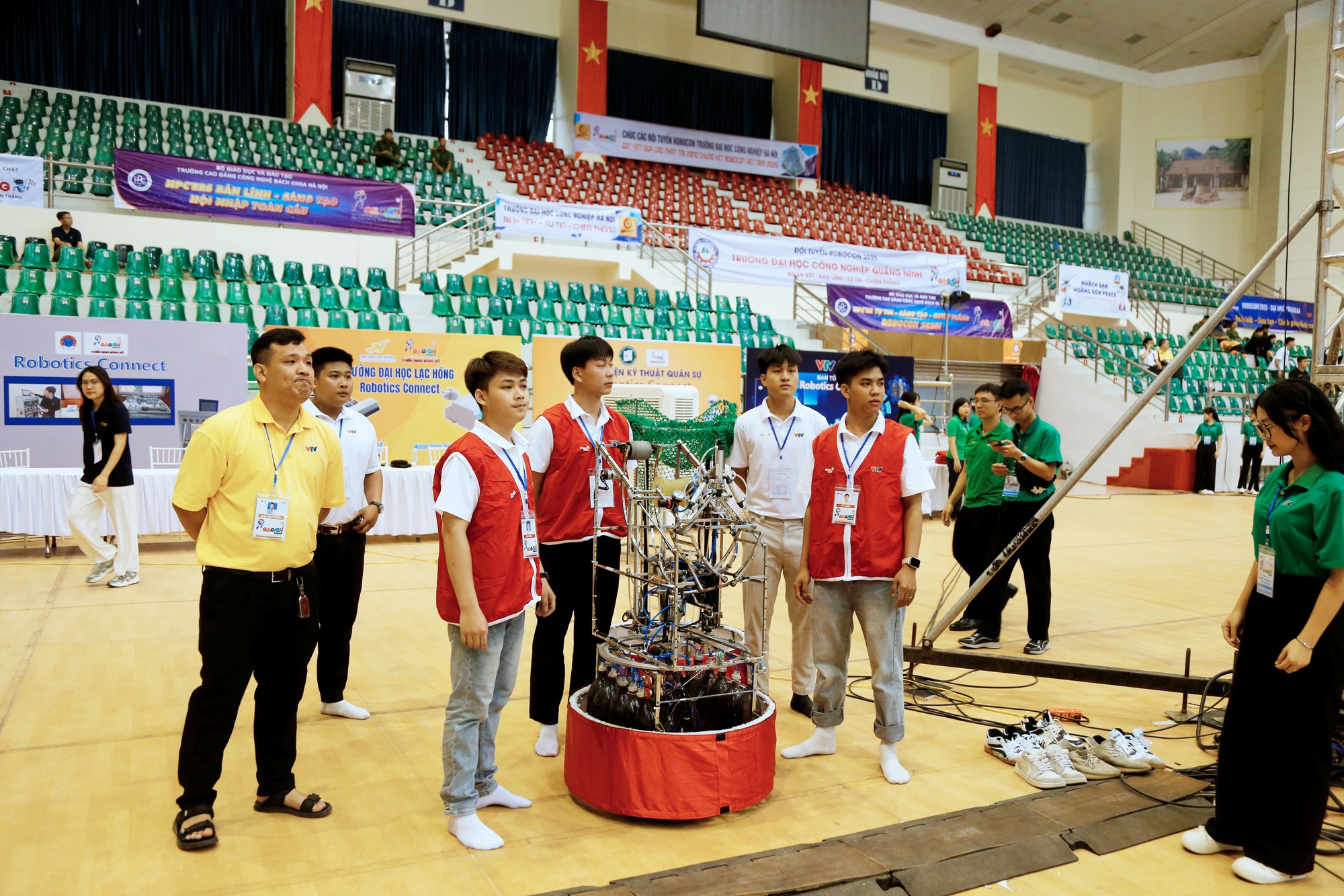 Robocon Việt Nam 2025: Các đội mạnh trở lại đầy ấn tượng tại vòng sơ tuyển- Ảnh 7. Robocon Việt Nam 2025: Các đội mạnh trở lại đầy ấn tượng tại vòng sơ tuyển- Ảnh 7.