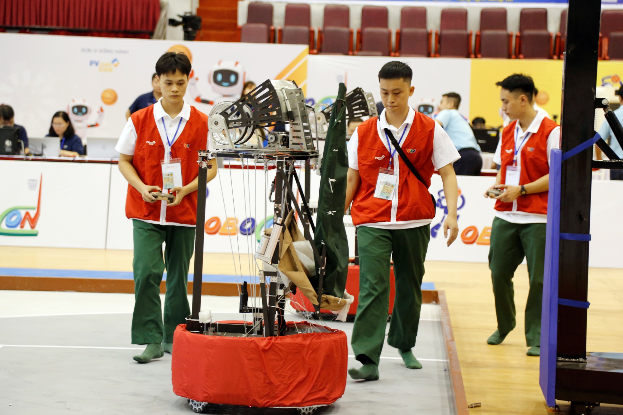 Robocon Việt Nam 2025: Các đội mạnh trở lại đầy ấn tượng tại vòng sơ tuyển- Ảnh 2. Robocon Việt Nam 2025: Các đội mạnh trở lại đầy ấn tượng tại vòng sơ tuyển- Ảnh 2.