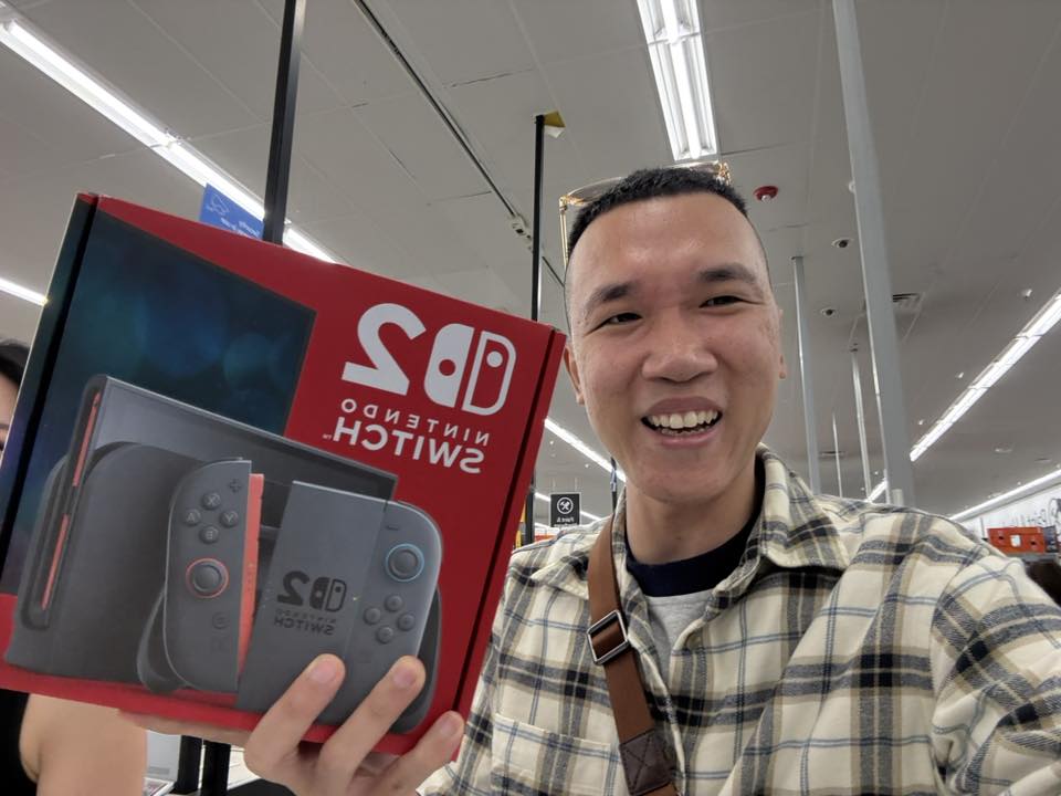 Sức nóng của Switch 2: đoàn người xếp hàng trước Cửa hàng Nintendo ở Mỹ dài tới ngã tư vẫn chưa hết người- Ảnh 5. Sức nóng của Switch 2: đoàn người xếp hàng trước Cửa hàng Nintendo ở Mỹ dài tới ngã tư vẫn chưa hết người- Ảnh 5.