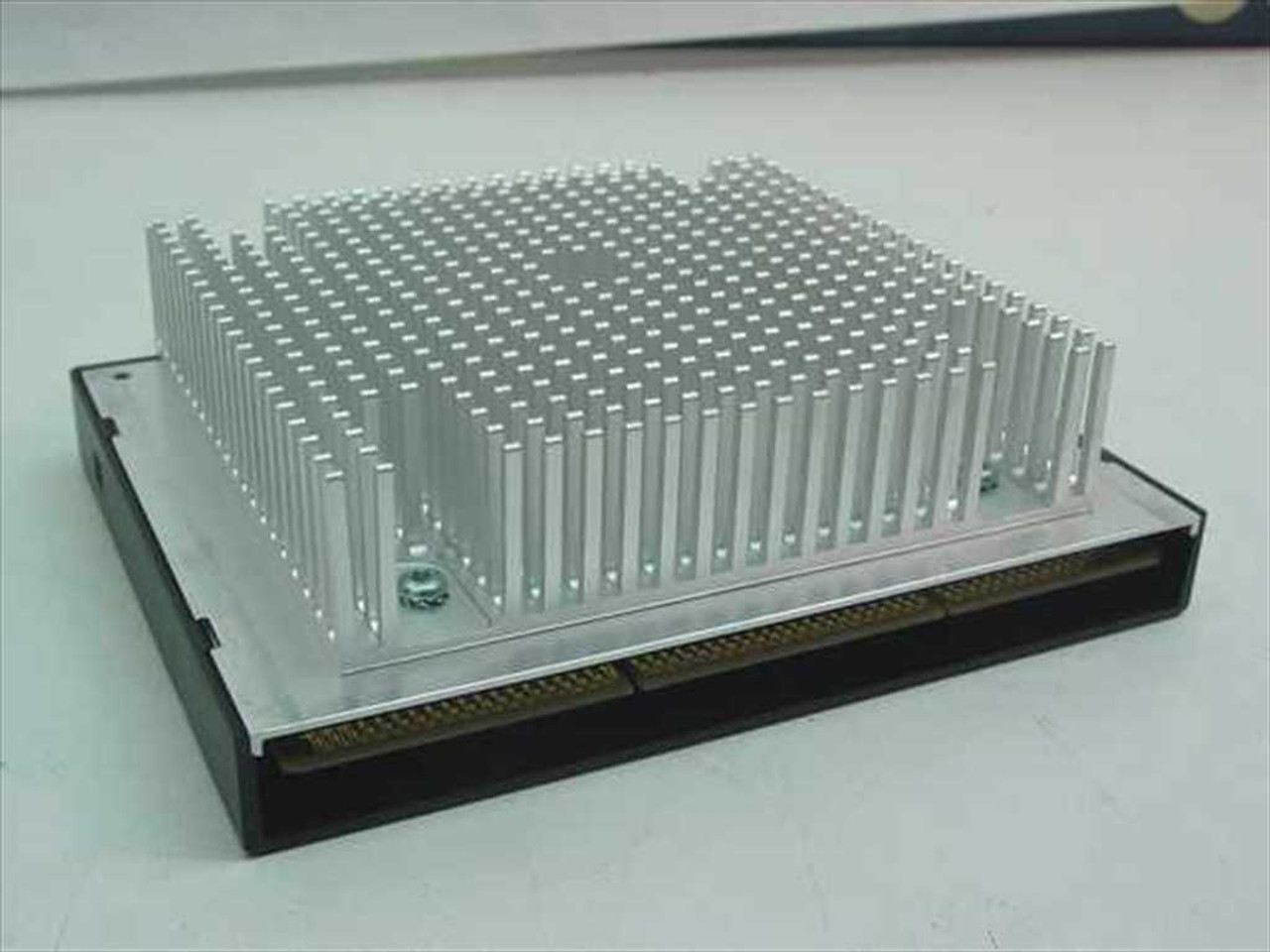 Bước ngoặt thầm lặng của Intel: Khi Pentium II Xeon ra đời và định hình tương lai của máy chủ trên toàn cầu!- Ảnh 2. Bước ngoặt thầm lặng của Intel: Khi Pentium II Xeon ra đời và định hình tương lai của máy chủ trên toàn cầu!- Ảnh 2.