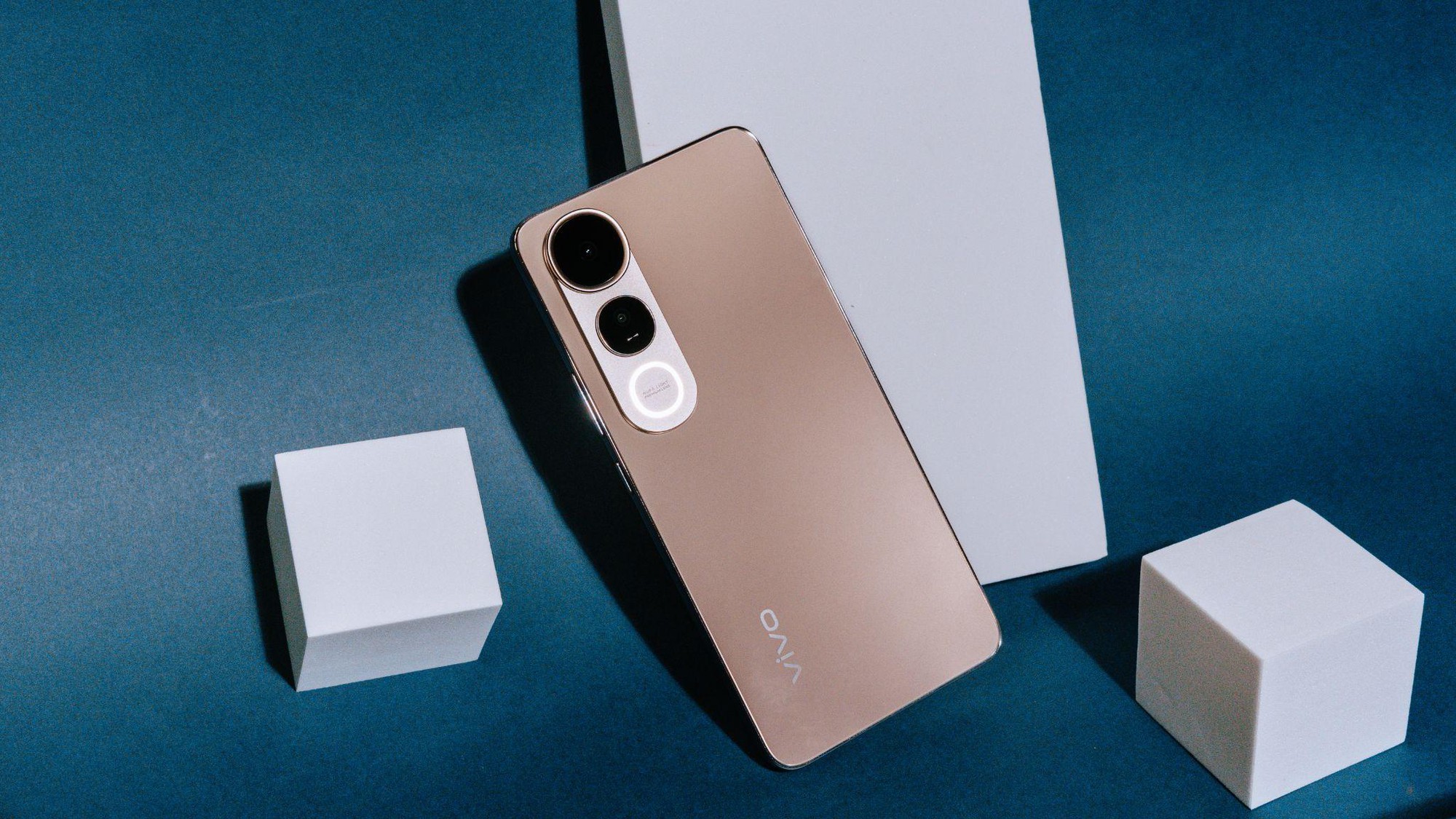 vivo V50 Lite: Giải mã "Lời cam kết 5 năm" cho một chiếc điện thoại bền bỉ- Ảnh 1. vivo V50 Lite: Giải mã "Lời cam kết 5 năm" cho một chiếc điện thoại bền bỉ- Ảnh 1.