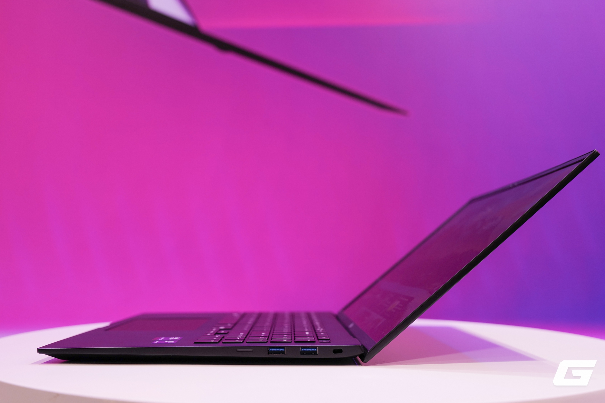 LG chính thức giới thiệu laptop LG gram AI 2025 tại Việt Nam: siêu mỏng nhẹ, tích hợp trí tuệ nhân tạo Hybrid AI toàn diện- Ảnh 9. LG chính thức giới thiệu laptop LG gram AI 2025 tại Việt Nam: siêu mỏng nhẹ, tích hợp trí tuệ nhân tạo Hybrid AI toàn diện- Ảnh 9.