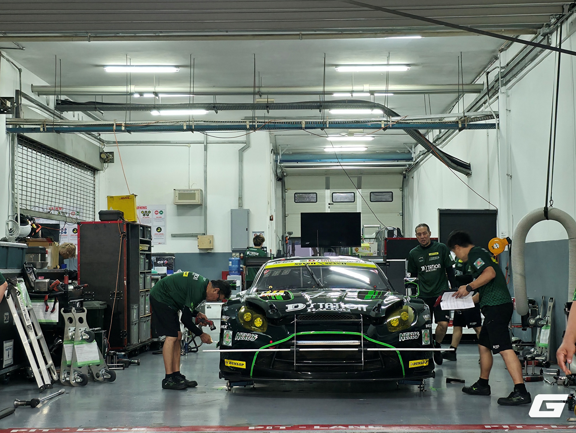 Cận cảnh garage đội đua tại giải Super GT: 'Vùng cấm' mà không phải ai cũng có thể lại gần- Ảnh 16.