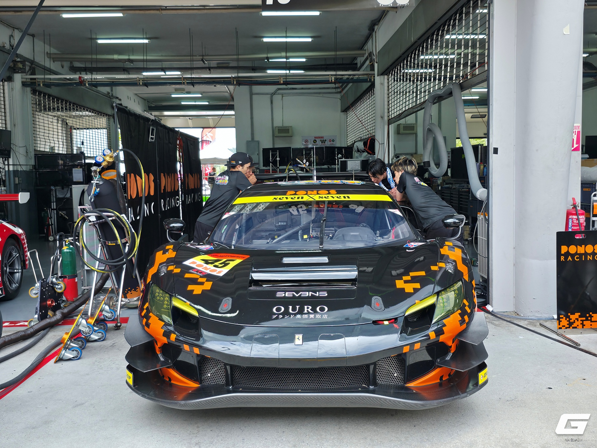 Cận cảnh garage đội đua tại giải Super GT: 'Vùng cấm' mà không phải ai cũng có thể lại gần- Ảnh 14.