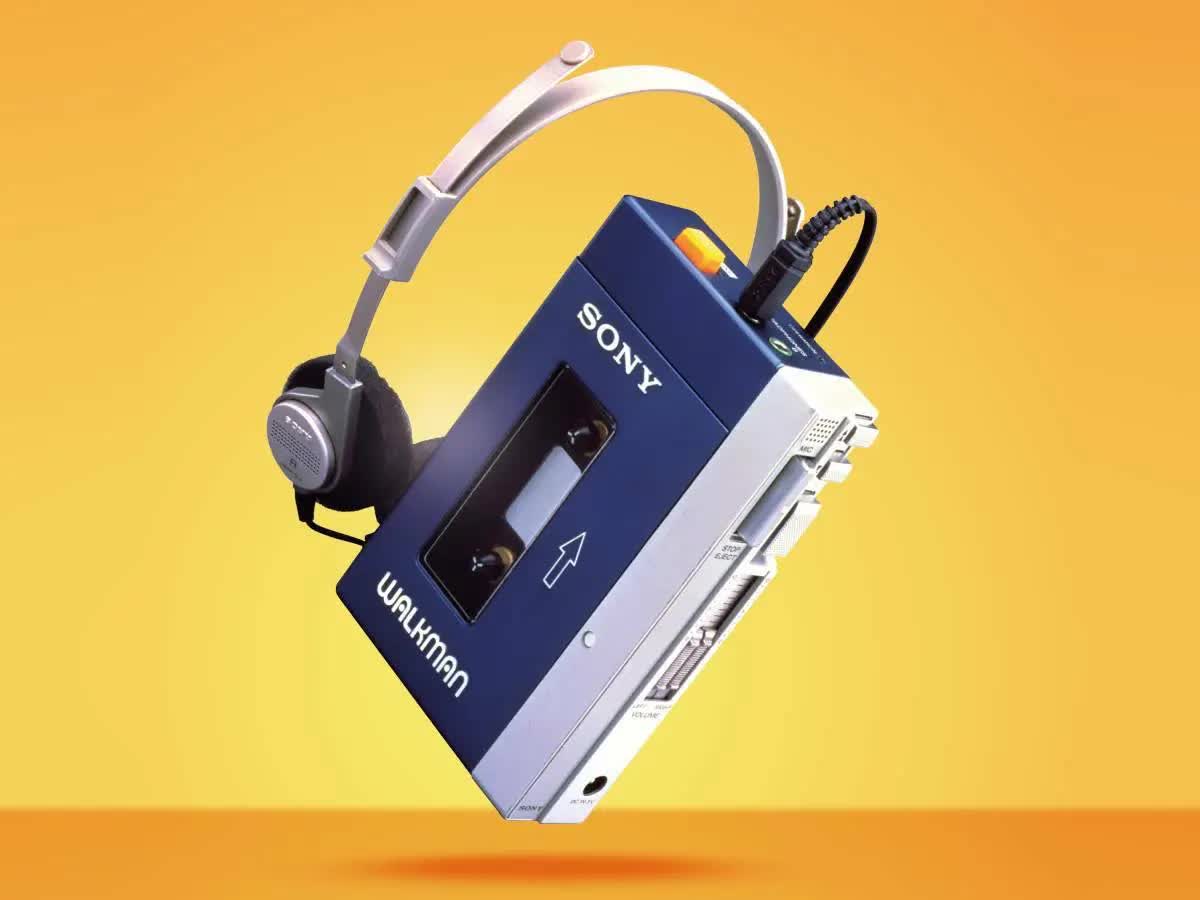 Đây là chiếc máy nghe nhạc Walkman đầu tiên được lên kệ: Cuộc cách mạng âm nhạc bỏ túi thay đổi cả một thế hệ- Ảnh 2. Đây là chiếc máy nghe nhạc Walkman đầu tiên được lên kệ: Cuộc cách mạng âm nhạc bỏ túi thay đổi cả một thế hệ- Ảnh 2.