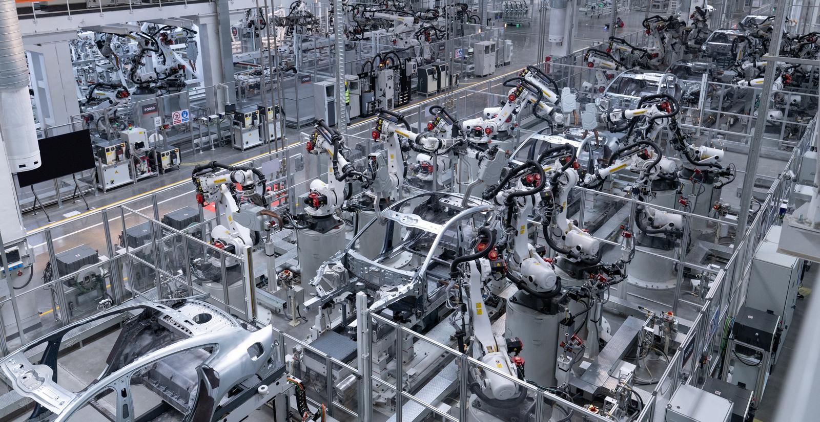 Trang bị 1.000 robot tự động, mỗi ngày nhà máy xuất xưởng 1.000 ô tô, Xiaomi nuôi tham vọng lật đổ Tesla tại Trung Quốc- Ảnh 3.