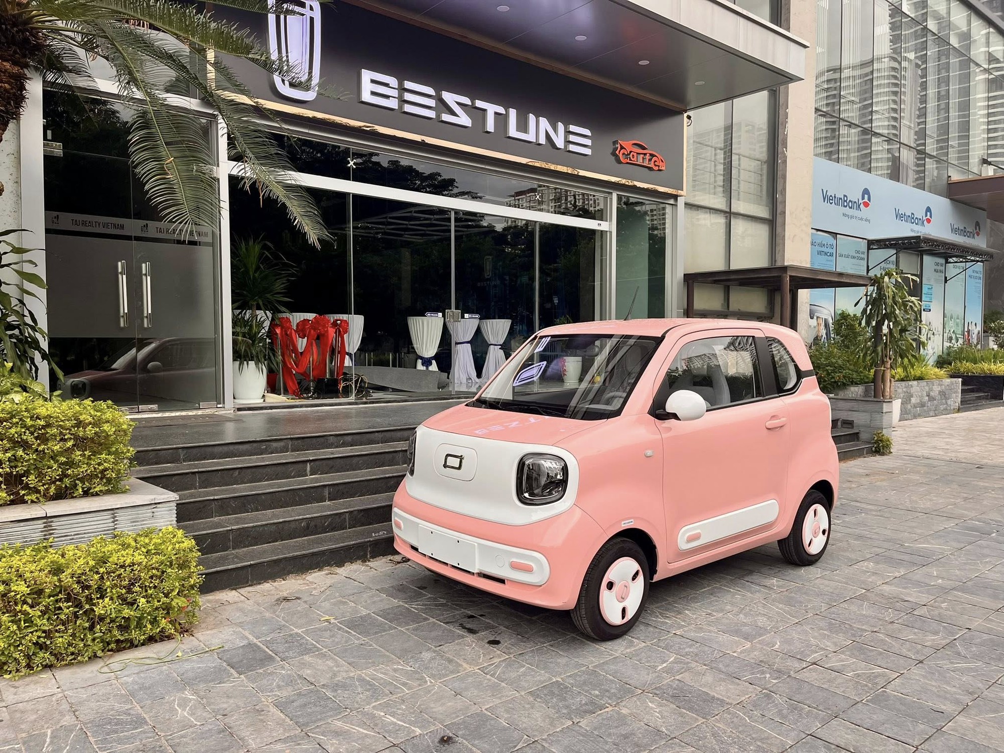 Tân binh xe điện mini chính thức mở bán tại Việt Nam: sạc một lần chạy 170 km, giá 199 triệu đồng cạnh tranh Wuling Mini EV- Ảnh 1. Tân binh xe điện mini chính thức mở bán tại Việt Nam: sạc một lần chạy 170 km, giá 199 triệu đồng cạnh tranh Wuling Mini EV- Ảnh 1.
