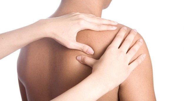 Vợ xoa bóp 1 vị trí khiến chồng phải nhập viện cấp cứu gấp: Bác sĩ nói "rất nguy hiểm… phải bỏ ngay"- Ảnh 2. Vợ xoa bóp 1 vị trí khiến chồng phải nhập viện cấp cứu gấp: Bác sĩ nói "rất nguy hiểm… phải bỏ ngay"- Ảnh 2.