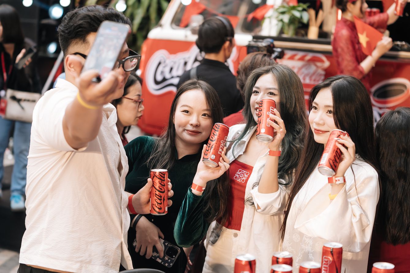 Ra mắt Ra mắt