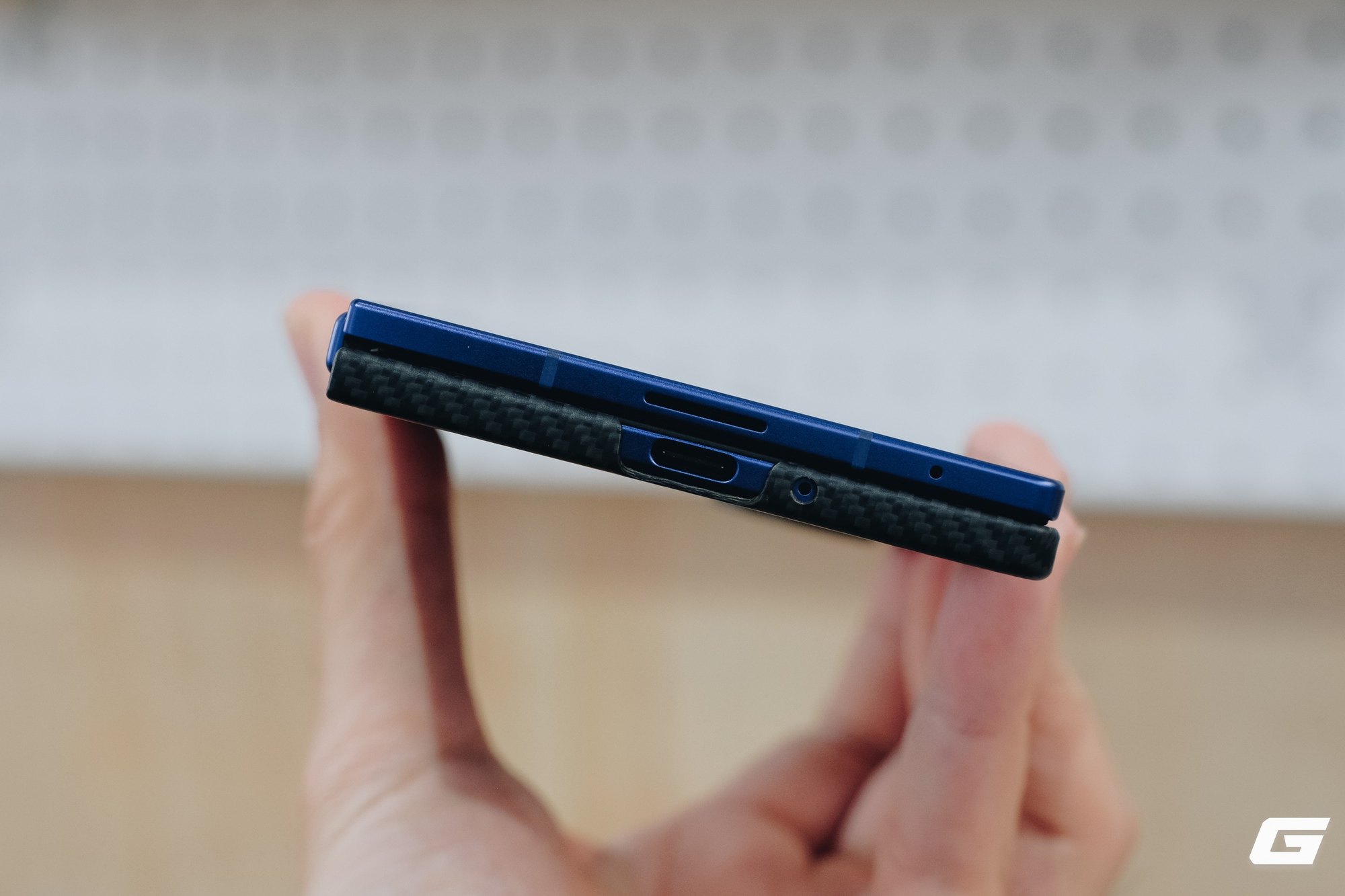 Trên tay ốp lưng Carbon Shield chính hãng Samsung cho Galaxy Z Fold7: Muốn mỏng nhẹ tối đa thì đây là sự lựa chọn đáng cân nhắc- Ảnh 5. Trên tay ốp lưng Carbon Shield chính hãng Samsung cho Galaxy Z Fold7: Muốn mỏng nhẹ tối đa thì đây là sự lựa chọn đáng cân nhắc- Ảnh 5.