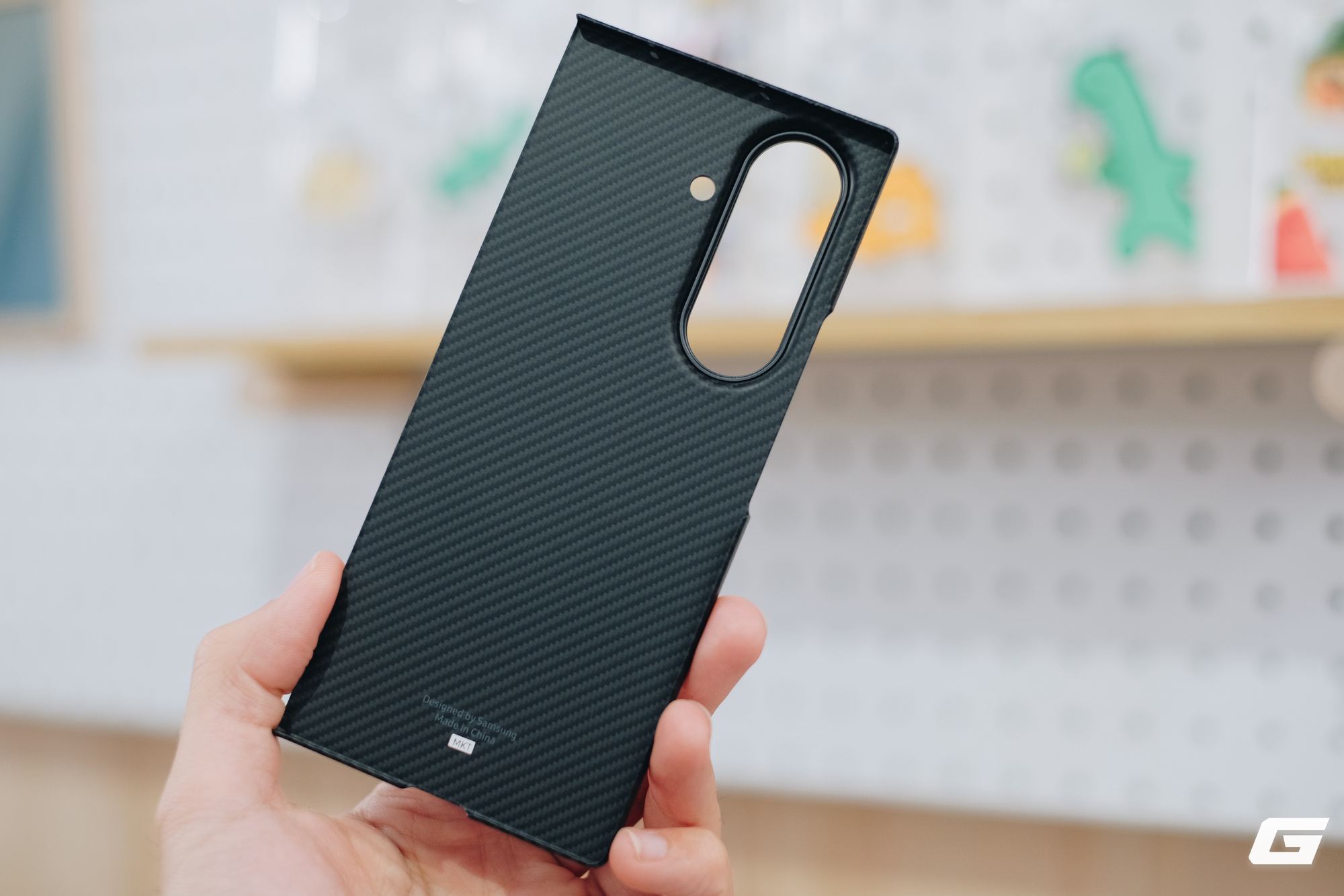 Trên tay ốp lưng Carbon Shield chính hãng Samsung cho Galaxy Z Fold7: Muốn mỏng nhẹ tối đa thì đây là sự lựa chọn đáng cân nhắc- Ảnh 2. Trên tay ốp lưng Carbon Shield chính hãng Samsung cho Galaxy Z Fold7: Muốn mỏng nhẹ tối đa thì đây là sự lựa chọn đáng cân nhắc- Ảnh 2.