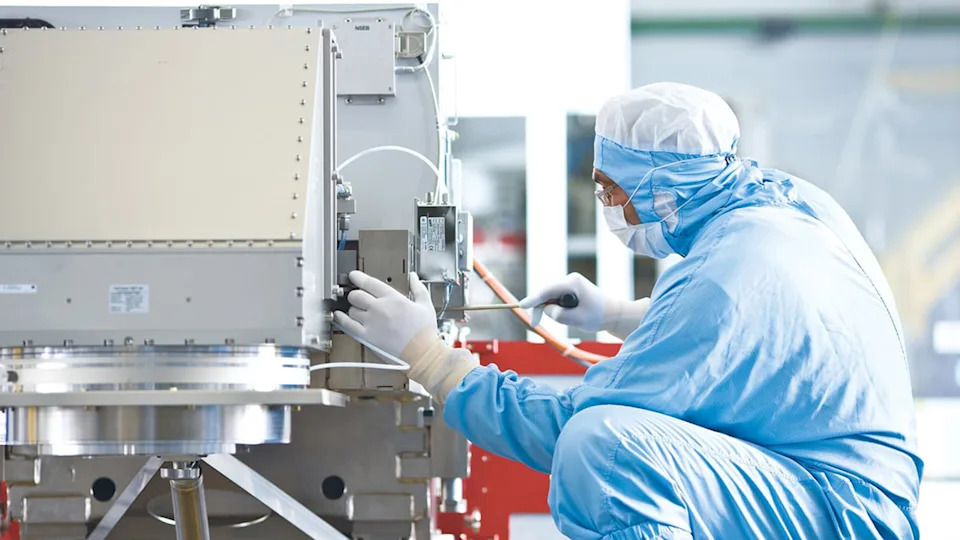 Chia sẻ bí mật công nghệ với Nga, cựu nhân viên ASML bị phạt 3 năm tù- Ảnh 2. Chia sẻ bí mật công nghệ với Nga, cựu nhân viên ASML bị phạt 3 năm tù- Ảnh 2.