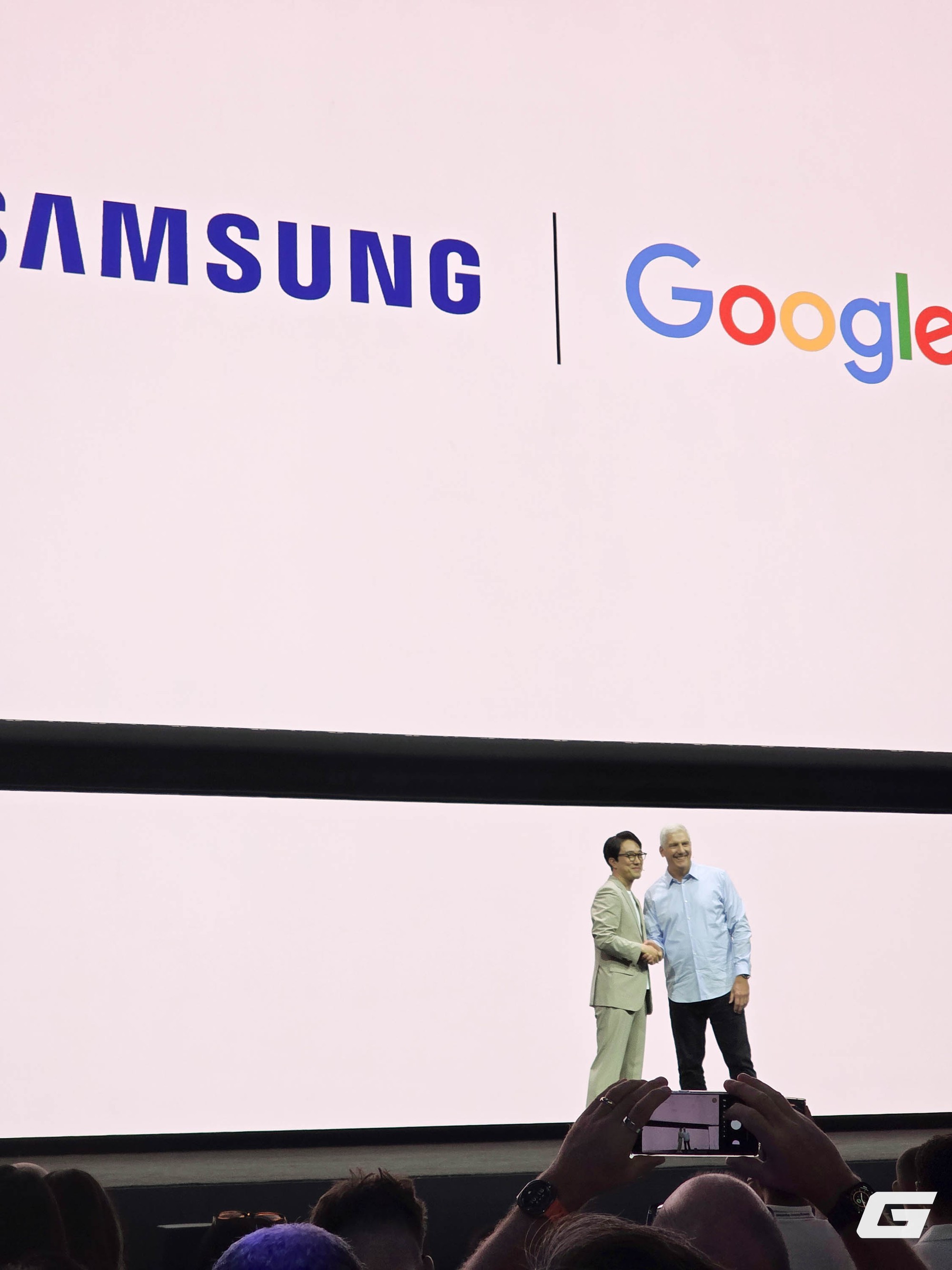 Sếp Samsung kể về mối quan hệ với Google: Từng có khởi đầu Sếp Samsung kể về mối quan hệ với Google: Từng có khởi đầu