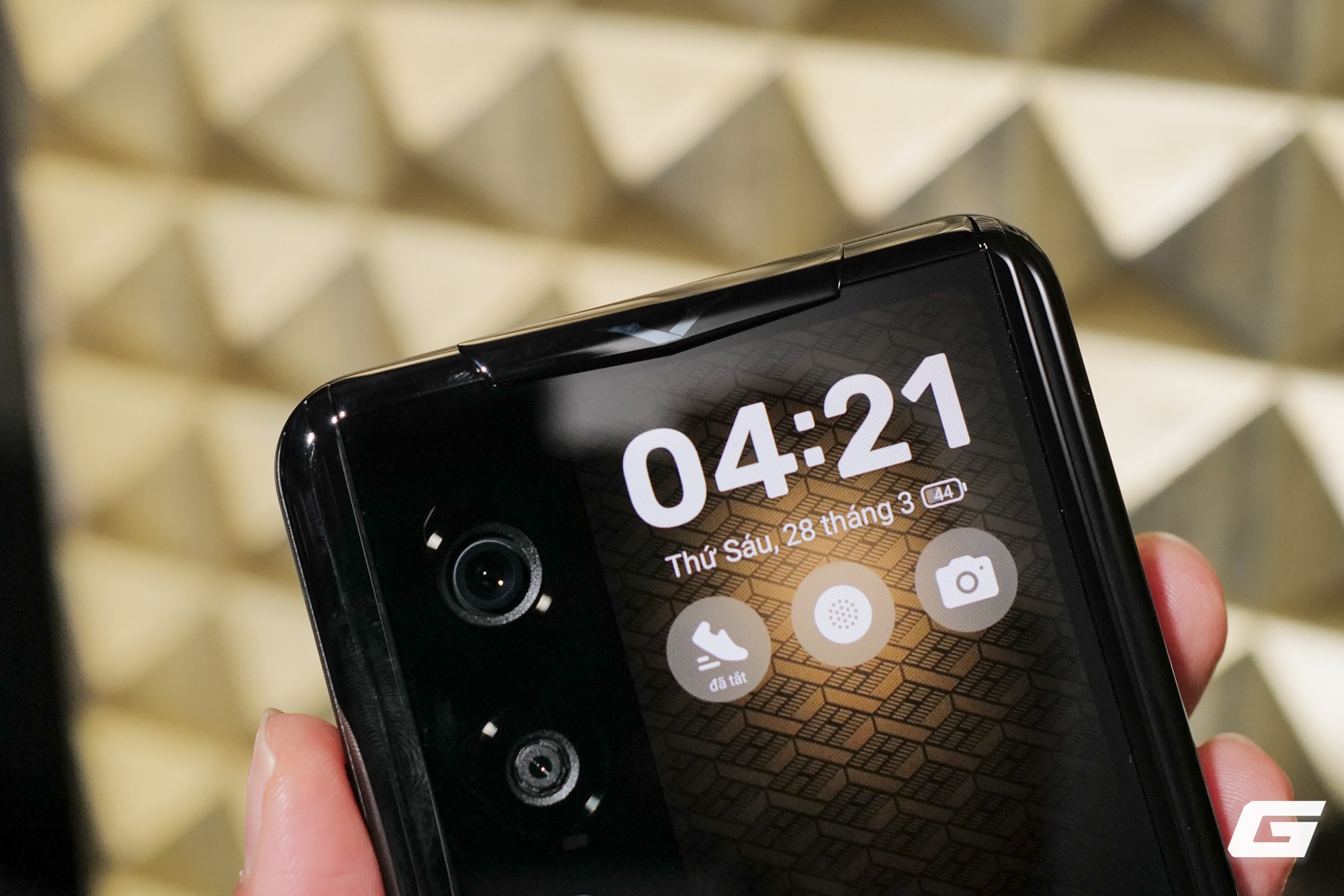 Đây là điện thoại gập đắt nhất Việt Nam: Giá sương sương cỡ... 19 chiếc Galaxy Z Flip7 bản 512GB- Ảnh 9. Đây là điện thoại gập đắt nhất Việt Nam: Giá sương sương cỡ... 19 chiếc Galaxy Z Flip7 bản 512GB- Ảnh 9.