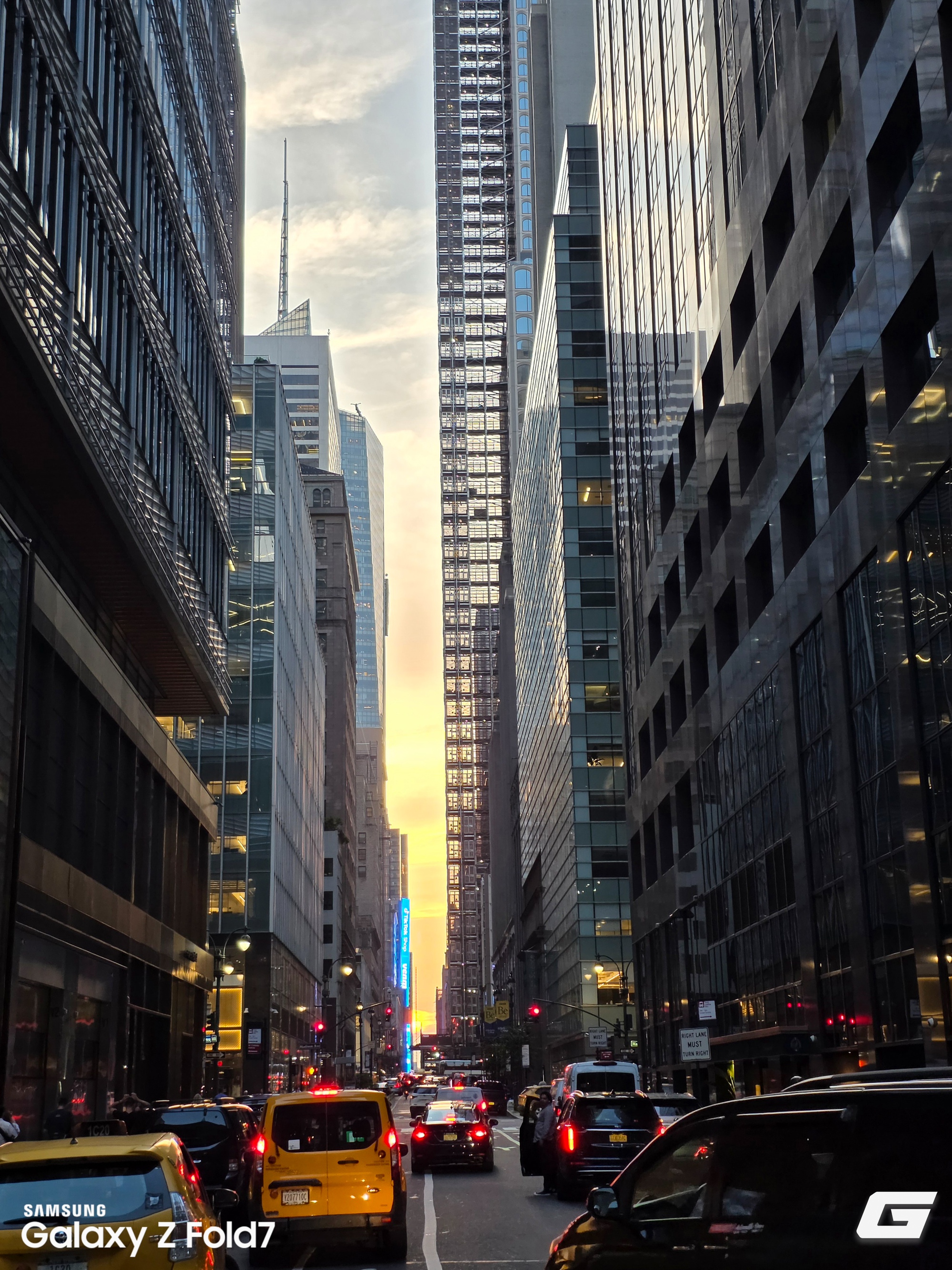 Người Việt trải nghiệm camera Galaxy Z Fold7 và Z Flip7 tại New York: Nâng cấp phần cứng rõ rệt, Galaxy AI hỗ trợ hậu kỳ đáng giá- Ảnh 10. Người Việt trải nghiệm camera Galaxy Z Fold7 và Z Flip7 tại New York: Nâng cấp phần cứng rõ rệt, Galaxy AI hỗ trợ hậu kỳ đáng giá- Ảnh 10.