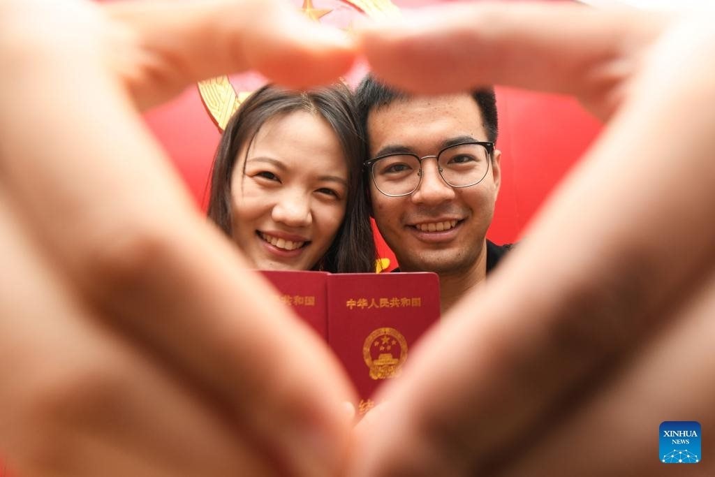 Từ "phép màu" thành ác mộng: AI đang là lý do khiến dân số Trung Quốc ngày càng giảm vì dân không chịu đẻ?- Ảnh 2. Từ "phép màu" thành ác mộng: AI đang là lý do khiến dân số Trung Quốc ngày càng giảm vì dân không chịu đẻ?- Ảnh 2.