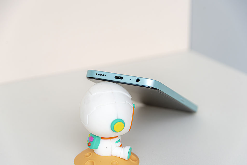 Smartphone chỉ hơn 4 triệu có nút AI riêng, bộ nhớ khủng, pin trâu và thiết kế siêu bền- Ảnh 3. Smartphone chỉ hơn 4 triệu có nút AI riêng, bộ nhớ khủng, pin trâu và thiết kế siêu bền- Ảnh 3.