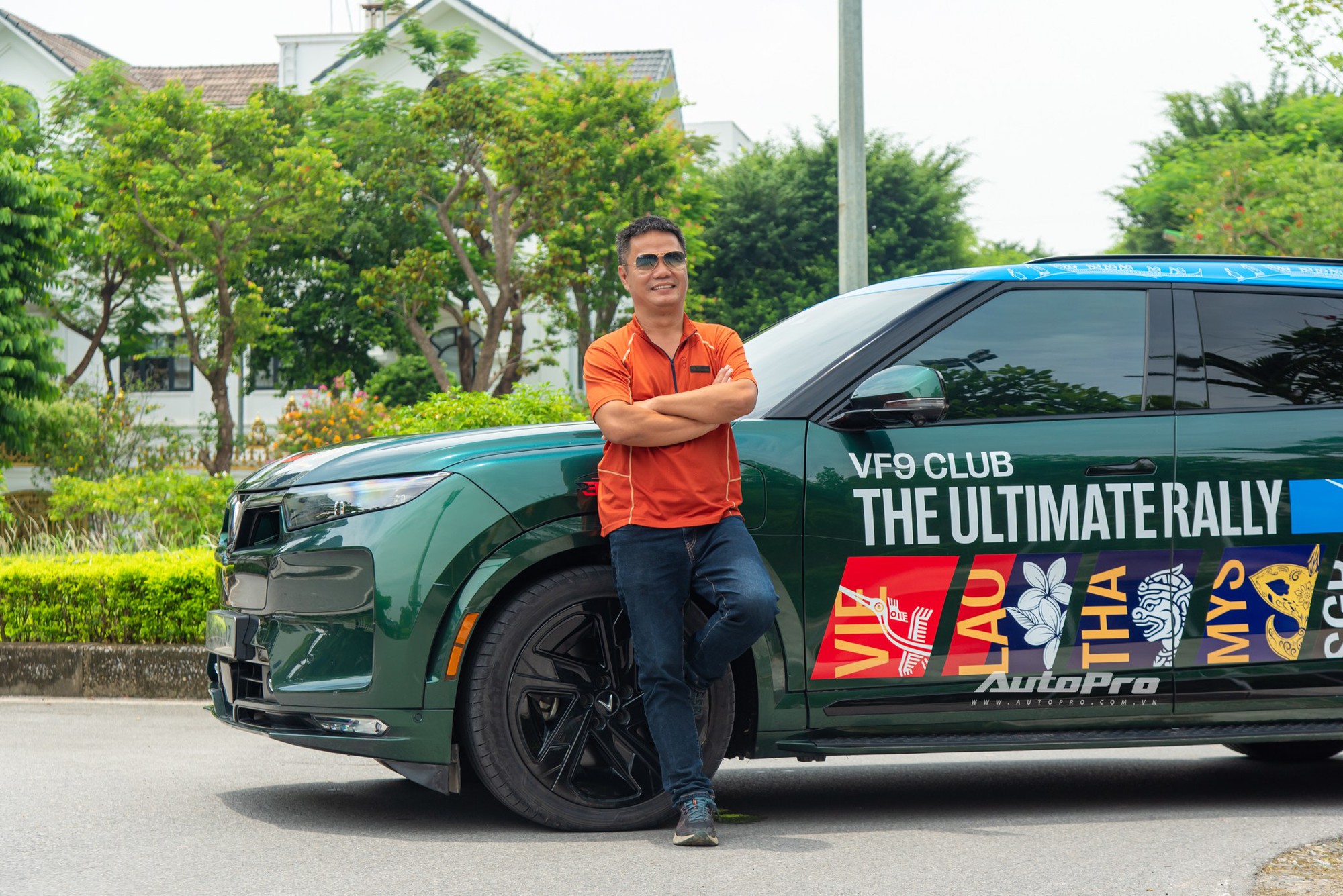 Lái VinFast VF 9 ‘gánh team’ leo núi Tây Bắc sạt lở, chủ xe chia sẻ: ‘Cố phá mãi xe chưa hỏng, dùng xong bỏ xó xe sang ở nhà’- Ảnh 11.