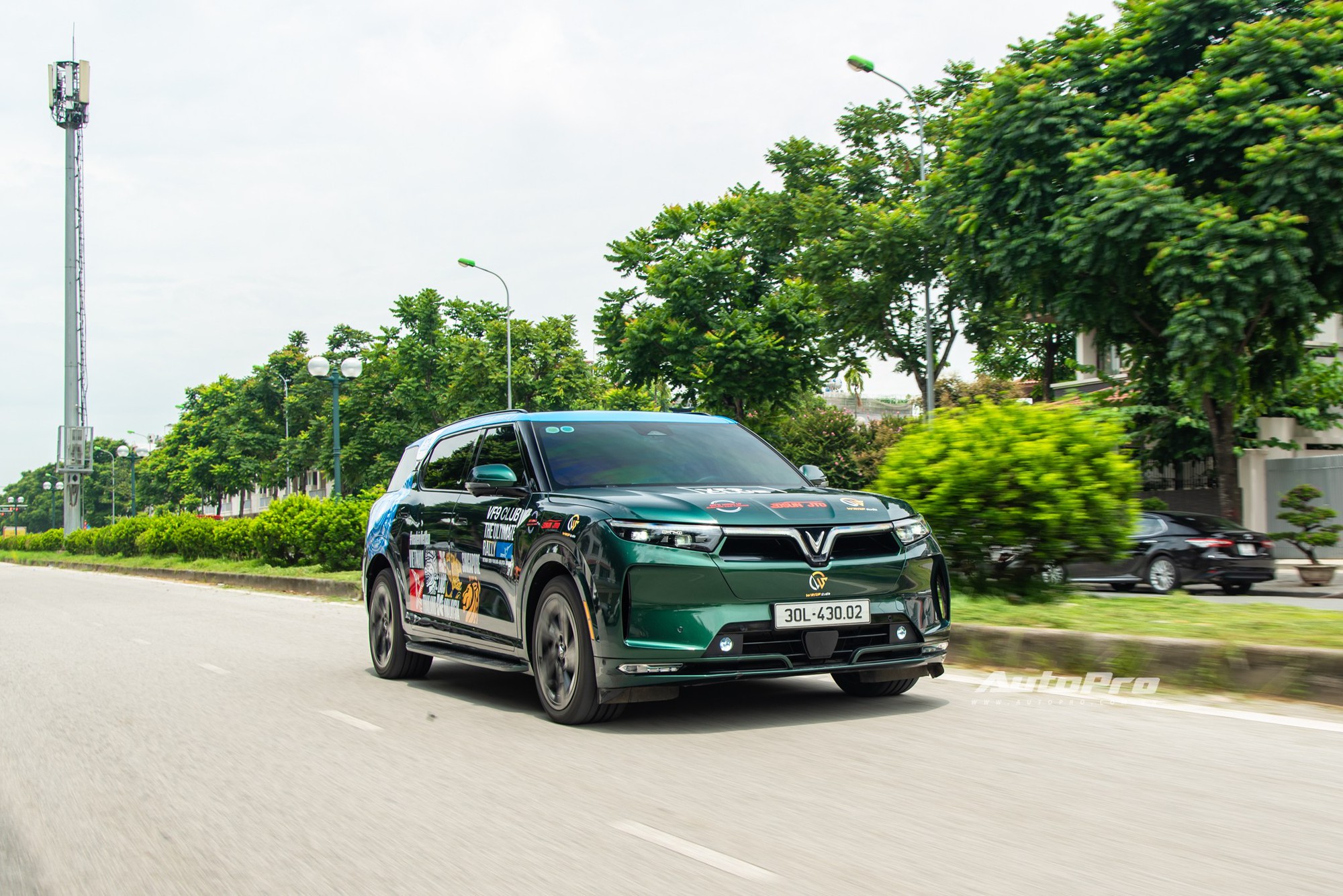 Lái VinFast VF 9 ‘gánh team’ leo núi Tây Bắc sạt lở, chủ xe chia sẻ: ‘Cố phá mãi xe chưa hỏng, dùng xong bỏ xó xe sang ở nhà’- Ảnh 6.