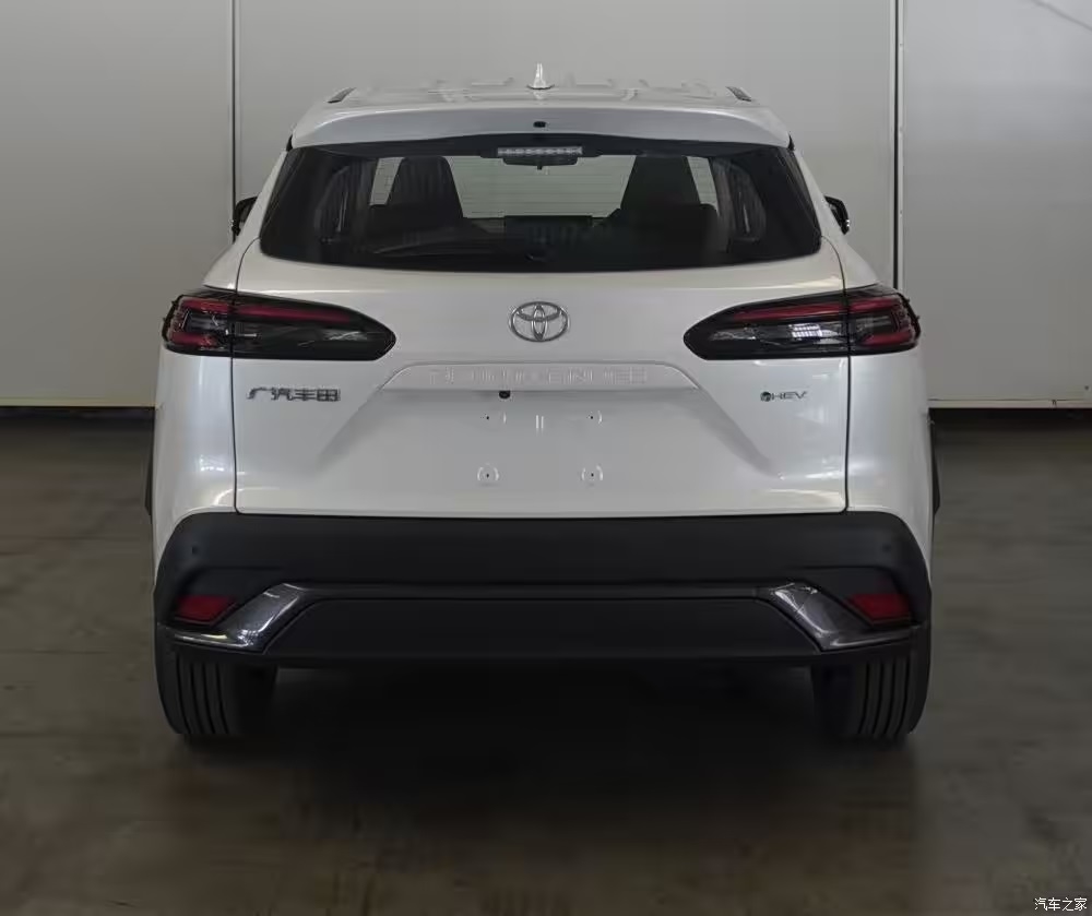 Xuất hiện Toyota Corolla Cross dáng lạ: Trông như thể xe điện, dài hơn, mạnh hơn bản bán ở Việt Nam- Ảnh 3.