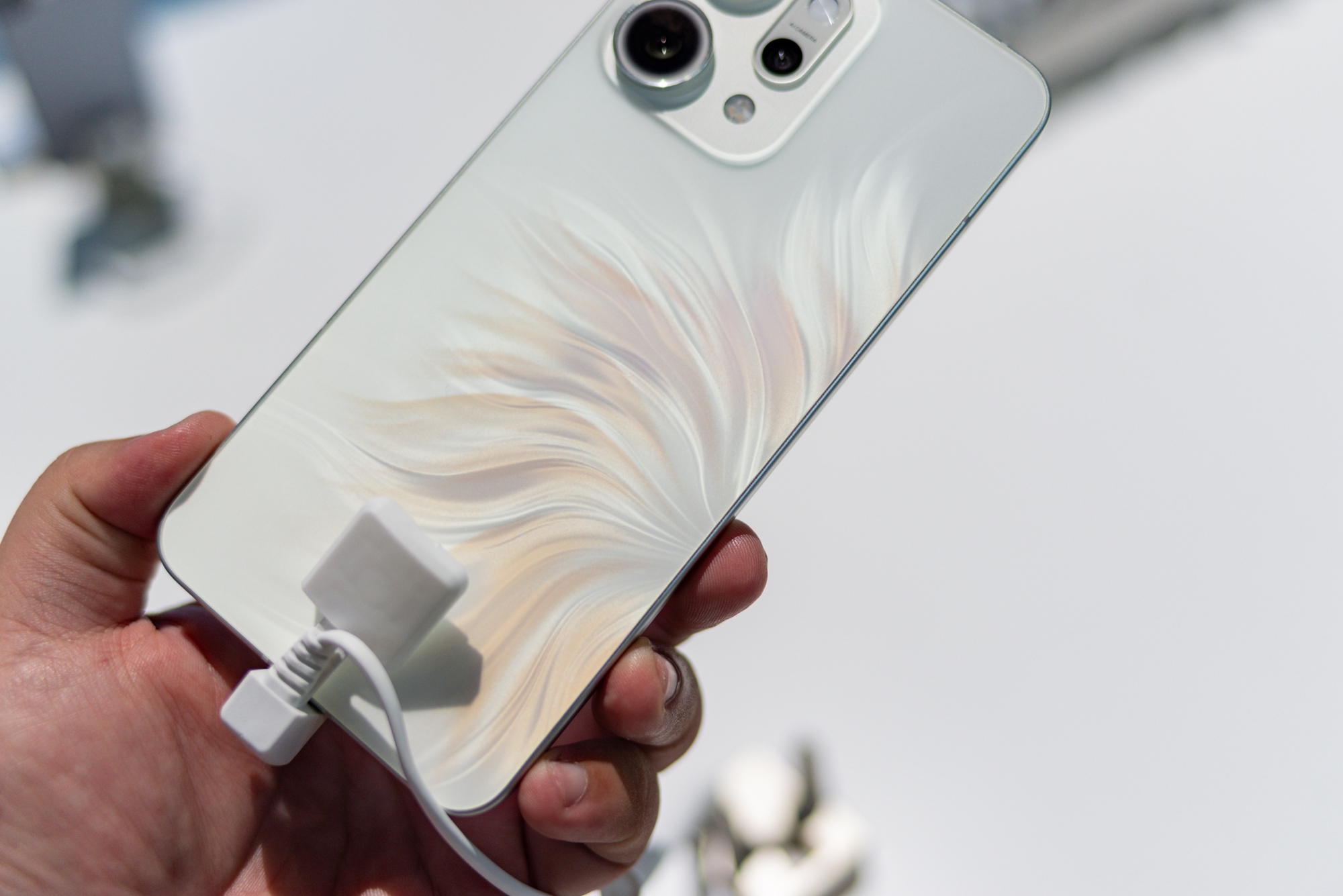 OPPO Reno14 Series ra mắt: Thiết kế "đuôi cá" độc đáo, nhiều tính năng AI ấn tượng, bạn thân của Sơn Tùng M-TP- Ảnh 4.