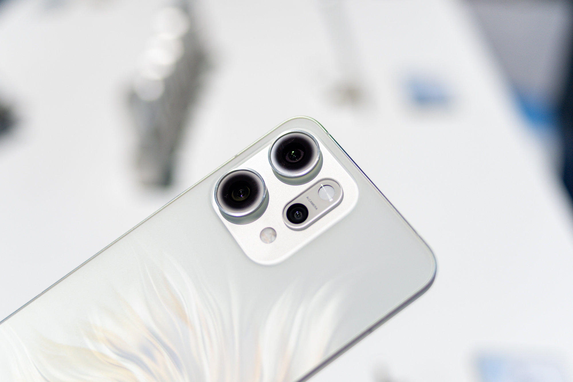 OPPO Reno14 Series ra mắt: Thiết kế "đuôi cá" độc đáo, nhiều tính năng AI ấn tượng, bạn thân của Sơn Tùng M-TP- Ảnh 8.