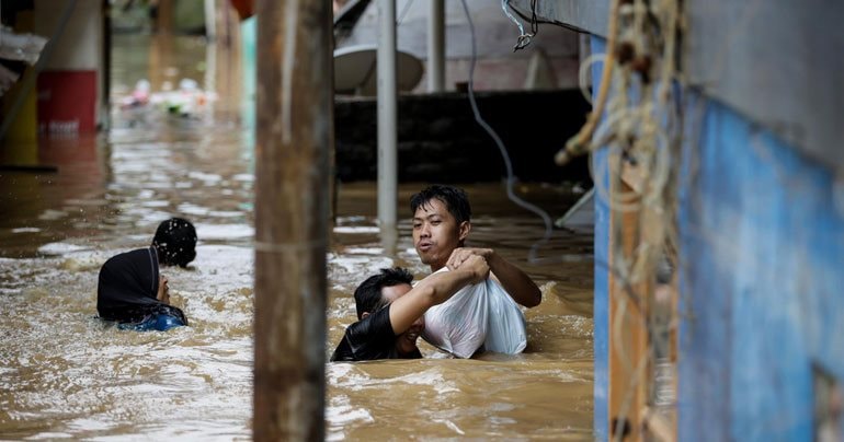 Luôn được "thần thánh hóa" ở mọi lĩnh vực, vì sao AI lại bó tay khi được giao tìm kiếm nạn nhân bão lũ?- Ảnh 1. Luôn được "thần thánh hóa" ở mọi lĩnh vực, vì sao AI lại bó tay khi được giao tìm kiếm nạn nhân bão lũ?- Ảnh 1.