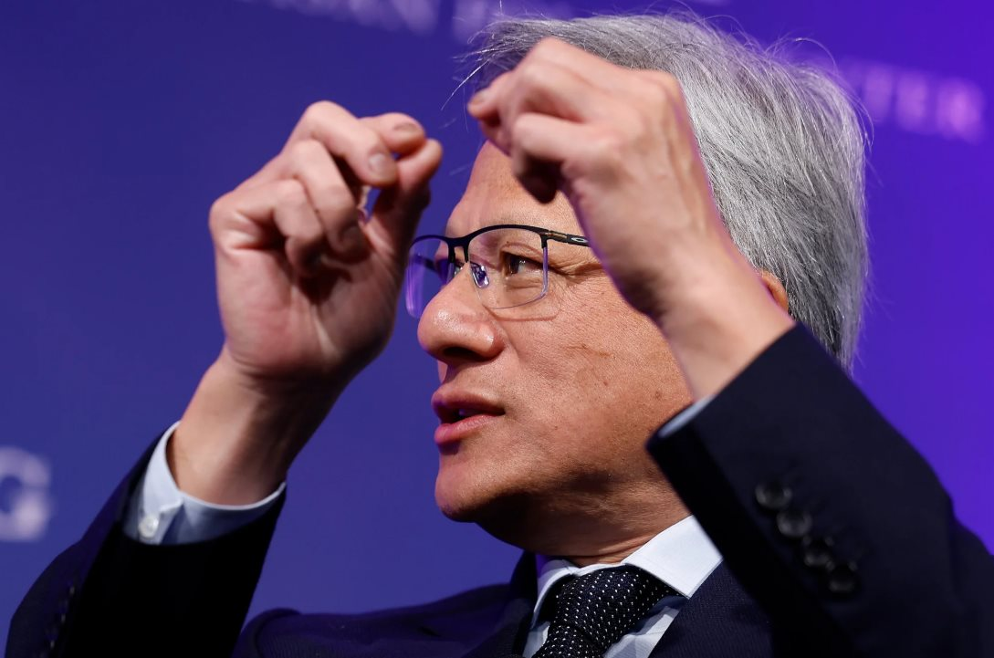 Jensen Huang vượt mặt Elon Musk và Tim Cook, trở thành biểu tượng CEO quyền lực nhất thế giới- Ảnh 3. Jensen Huang vượt mặt Elon Musk và Tim Cook, trở thành biểu tượng CEO quyền lực nhất thế giới- Ảnh 3.