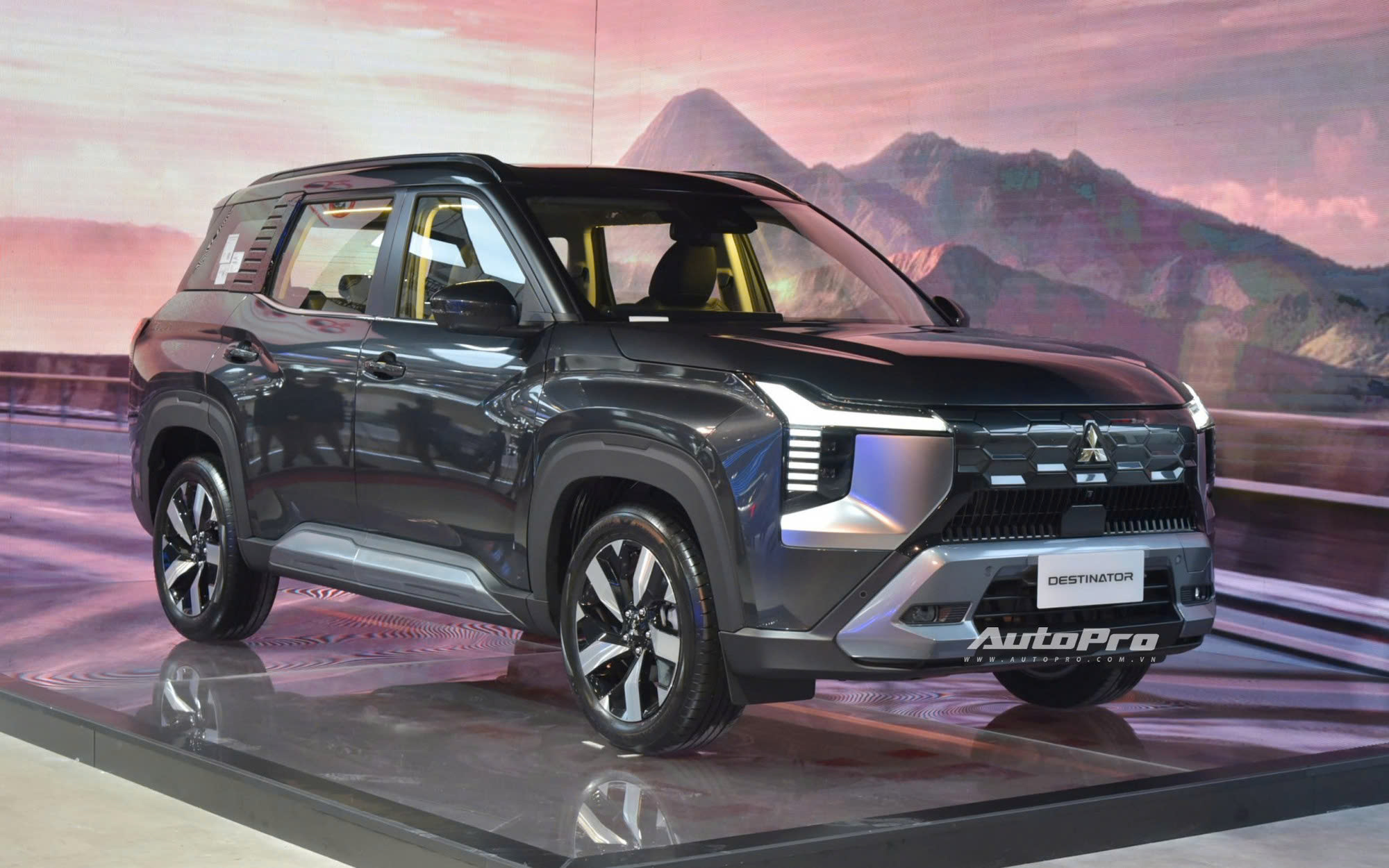 Bị chê treo sau thanh xoắn, Mitsubishi nói ‘có lý do’ và đây là câu trả lời- Ảnh 2. Bị chê treo sau thanh xoắn, Mitsubishi nói ‘có lý do’ và đây là câu trả lời- Ảnh 2.