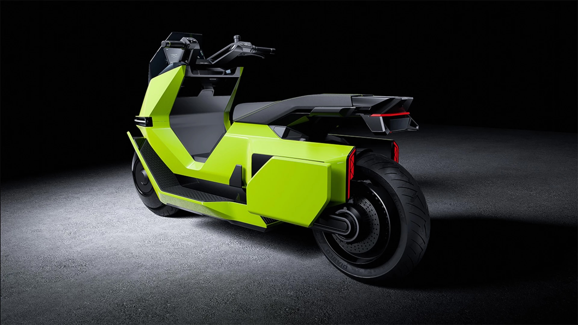 Giá chỉ như Honda SH 160, nhưng mẫu xe máy điện này có thể tự động đỗ, tự di chuyển đến trước mặt bạn chỉ bằng một chạm!- Ảnh 3.